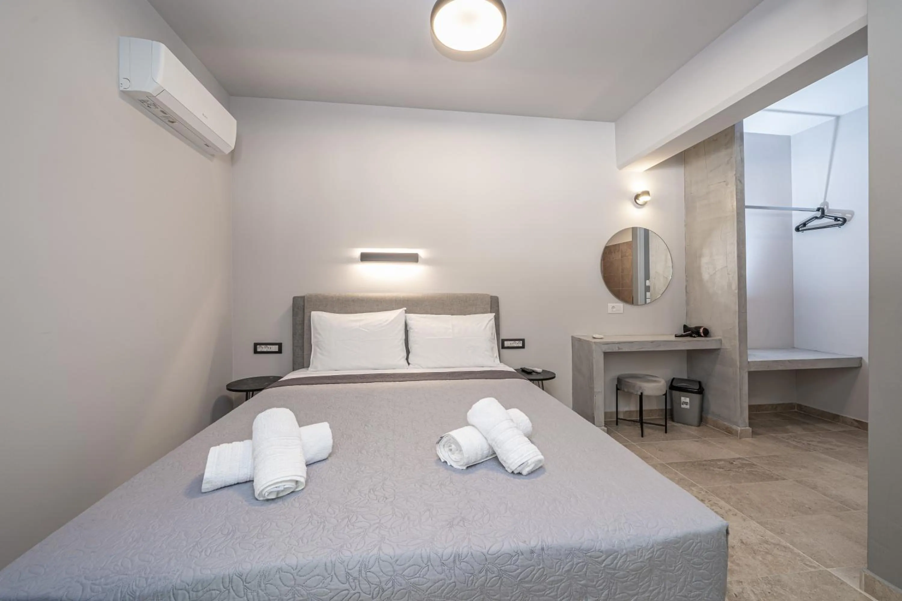 Bed in Egialion Iqia