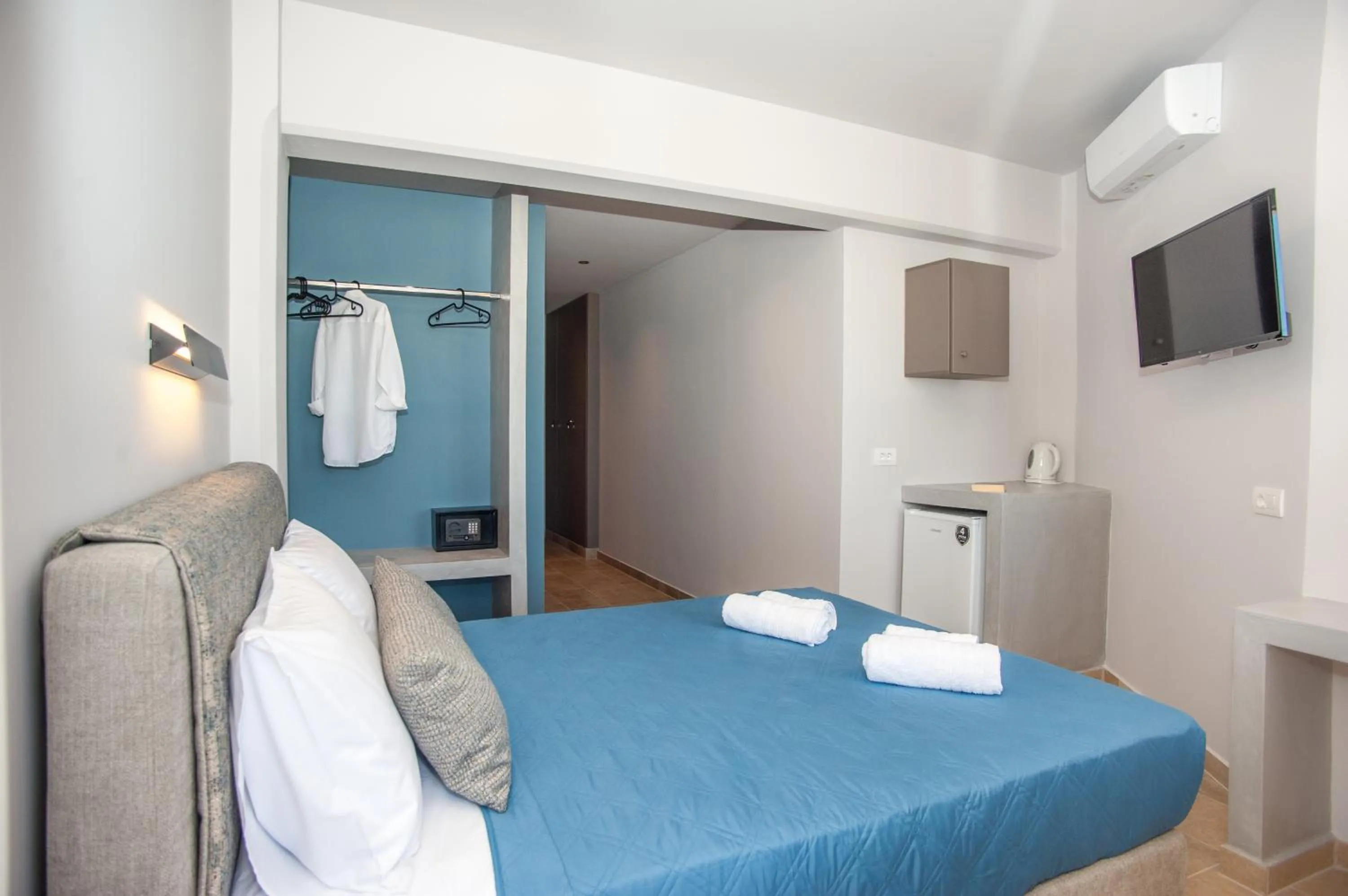 Bed in Egialion Iqia