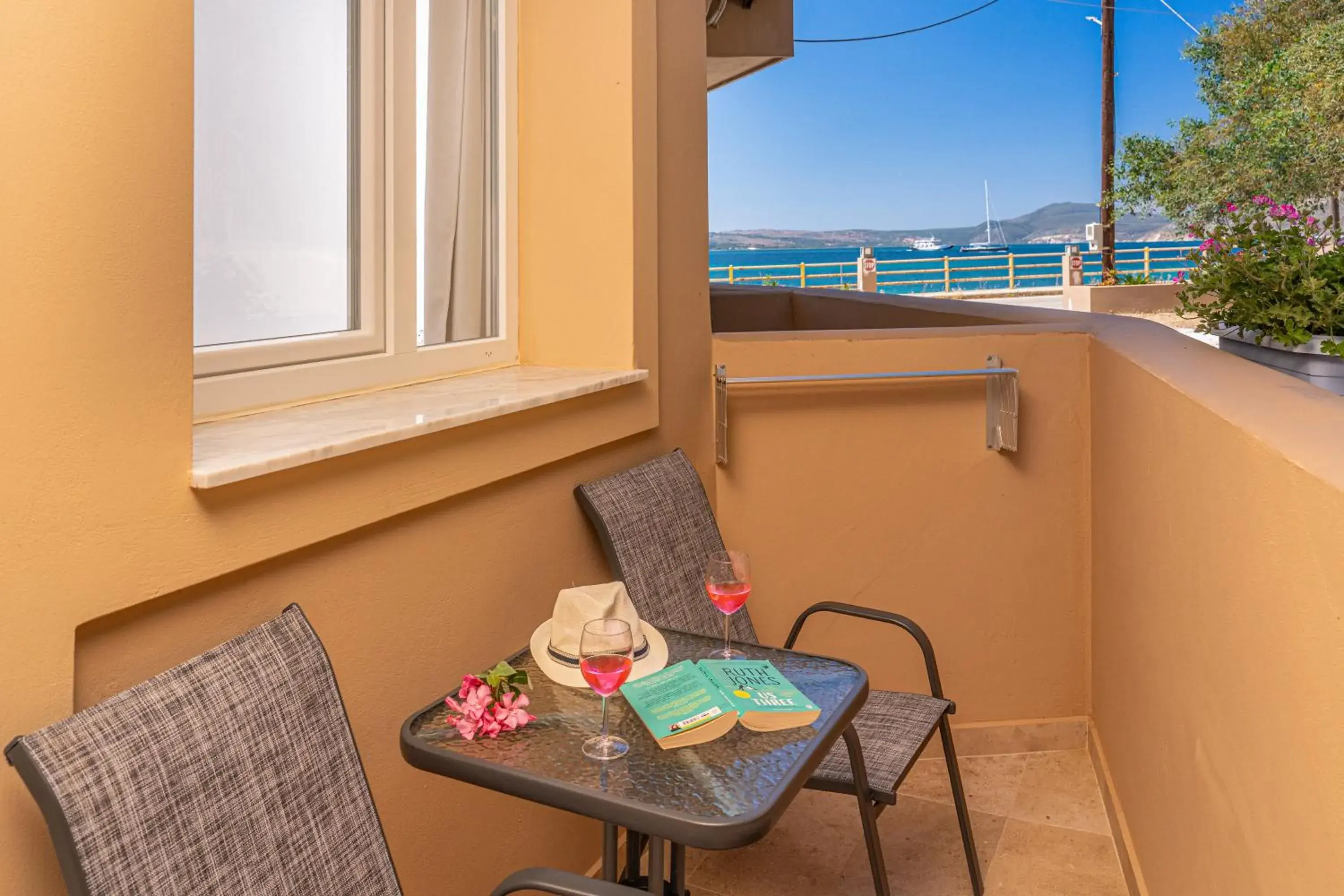 Budget Double Room in Egialion Iqia Budget Double Room in Egialion Iqia