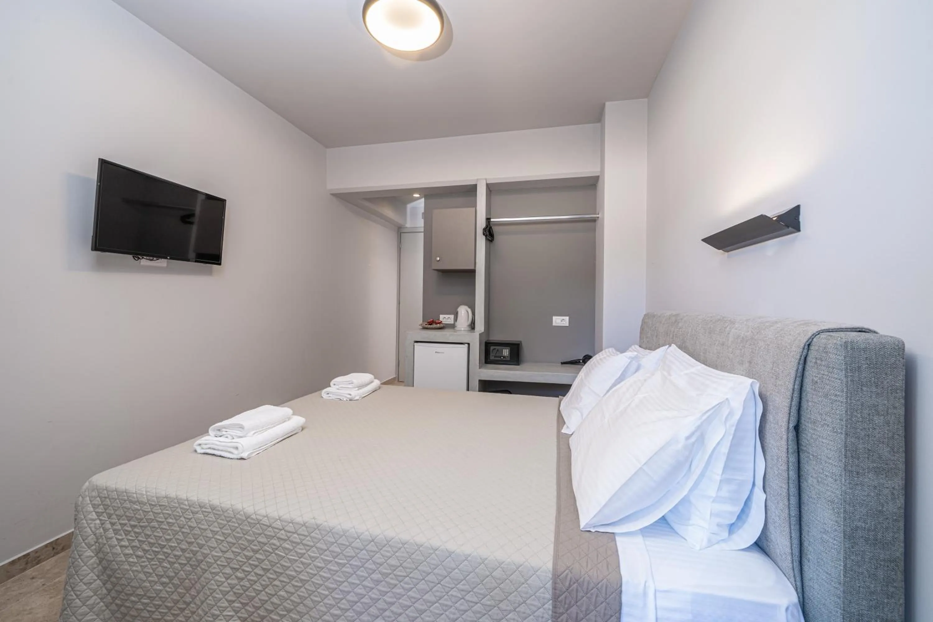 Bed in Egialion Iqia
