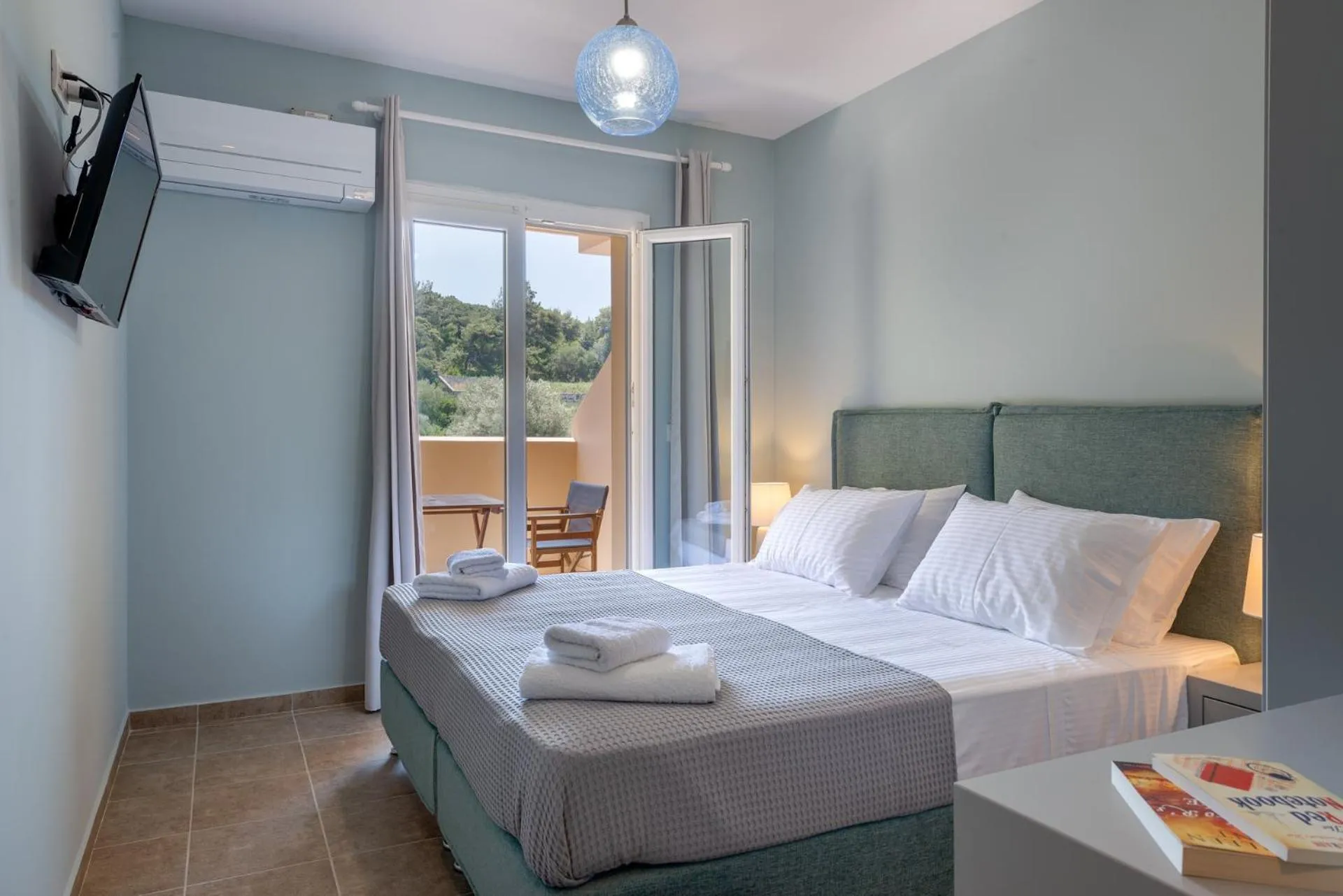 Bed in Egialion Iqia
