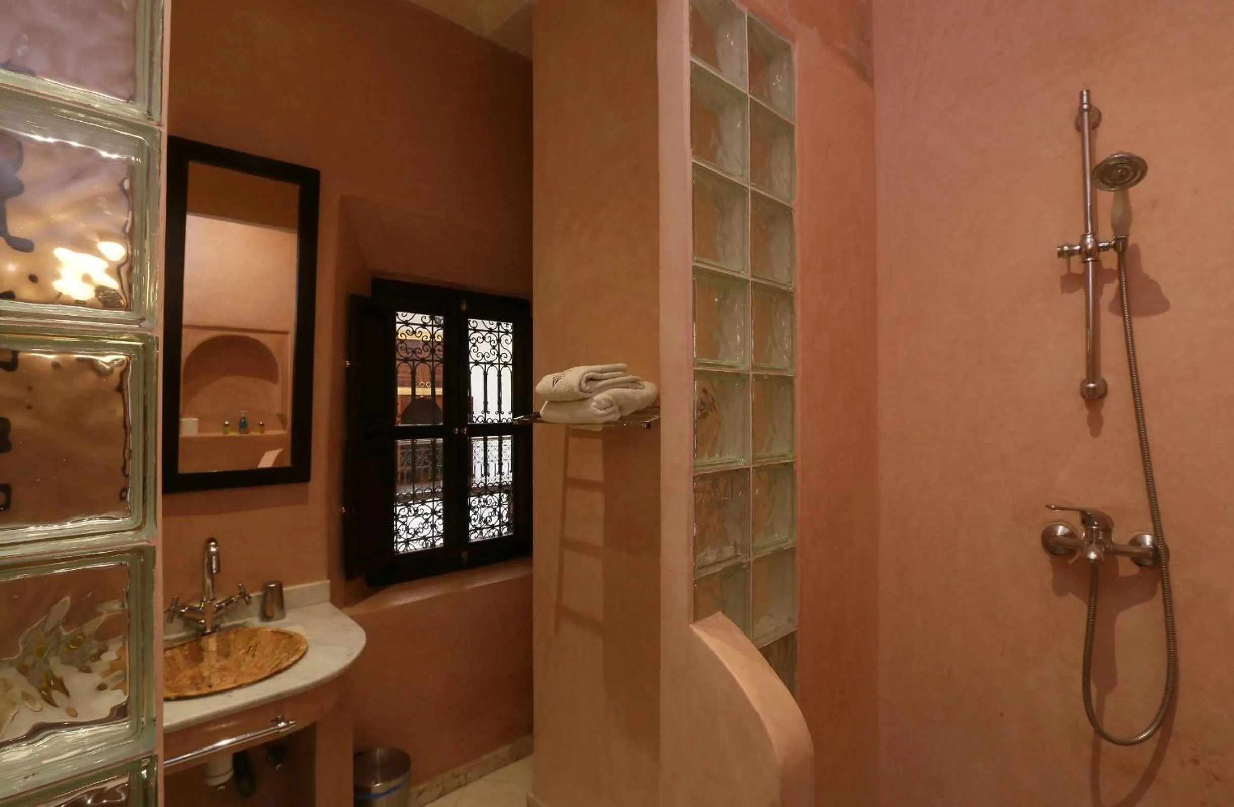 Shower in Dar Sohane