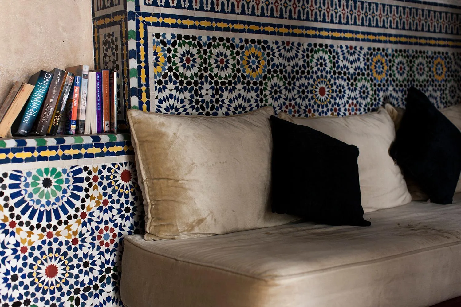Living room, Bed in Dar Sohane