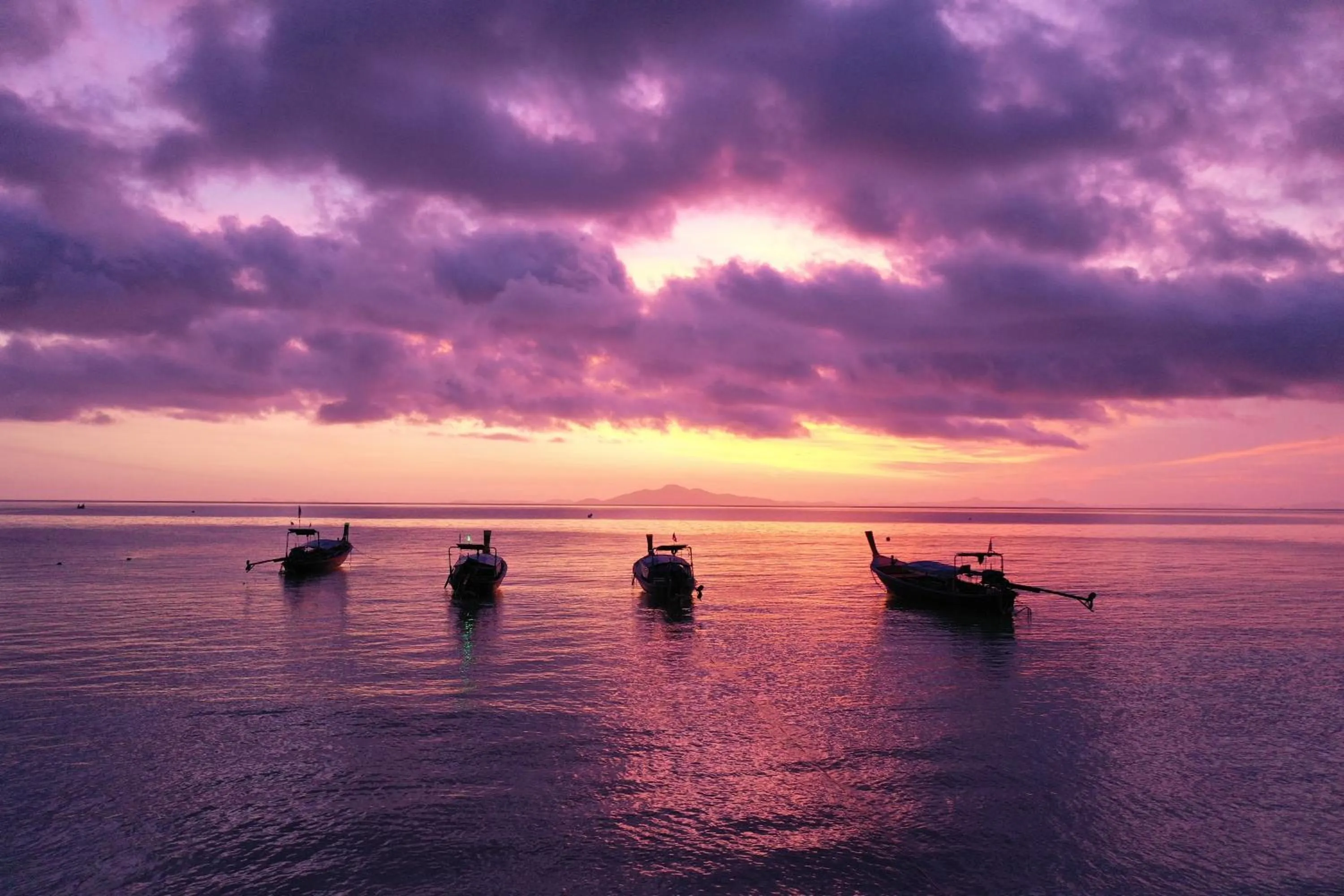 Sunrise in Phi Phi Relax Beach Resort