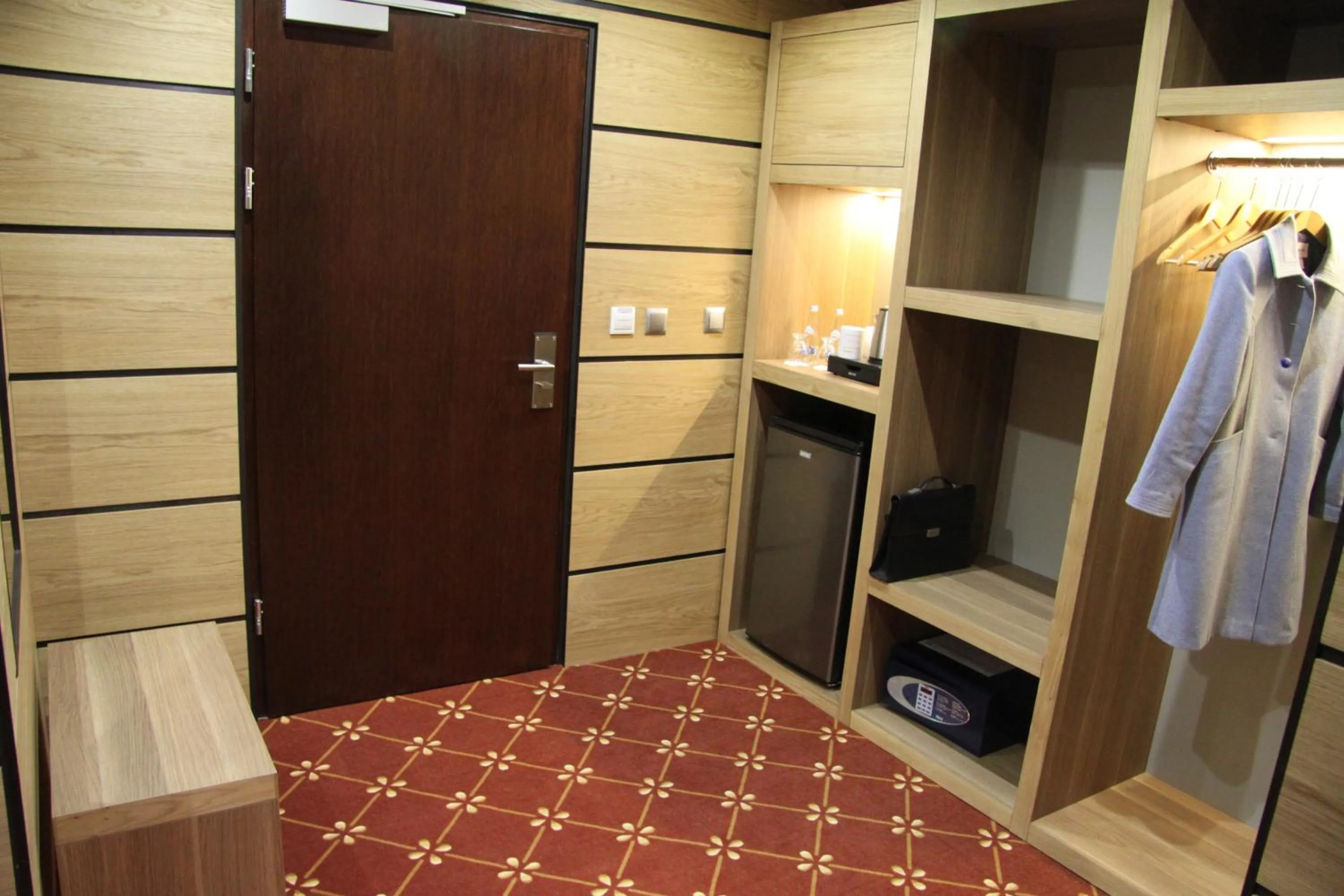 Coffee/tea facilities, Bed in Hotel Dunajec