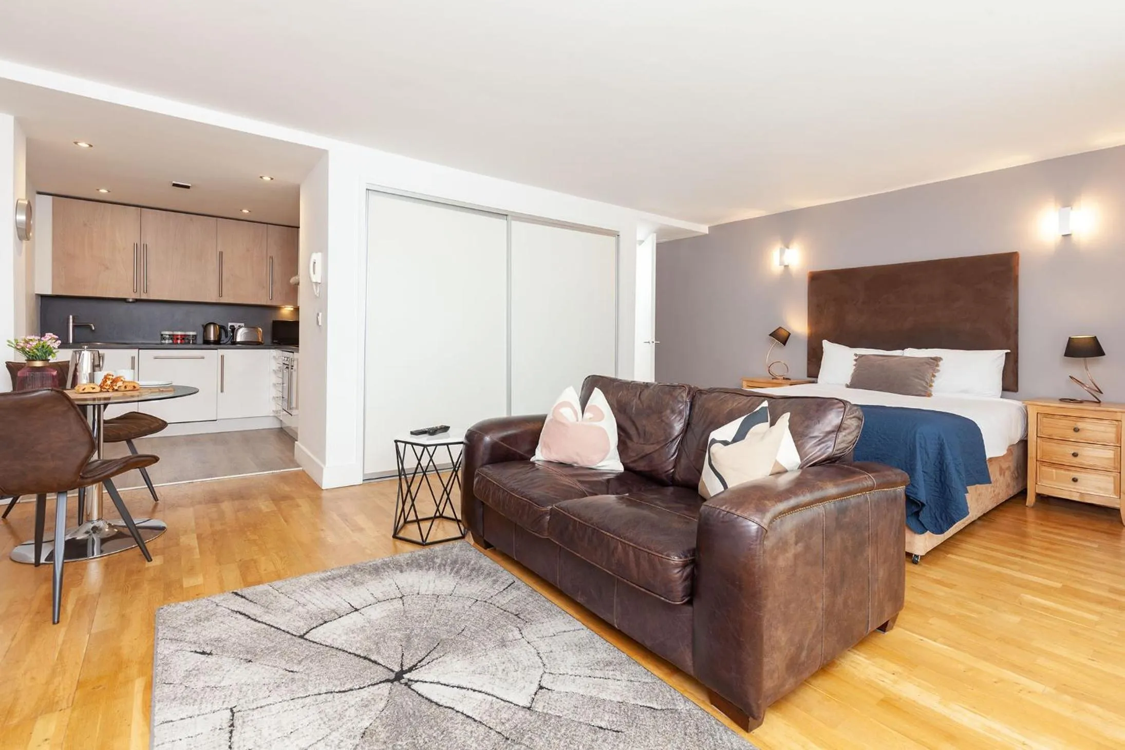 Living room, Bed in The Sinclair Building