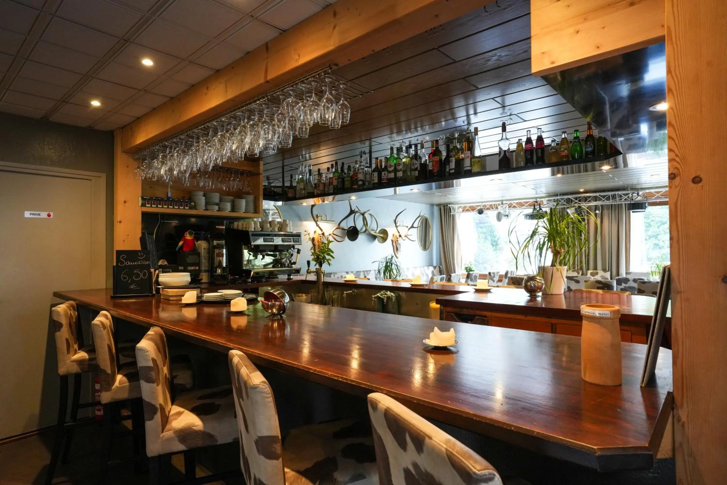 Lounge or bar in Auberge Le Semnoz