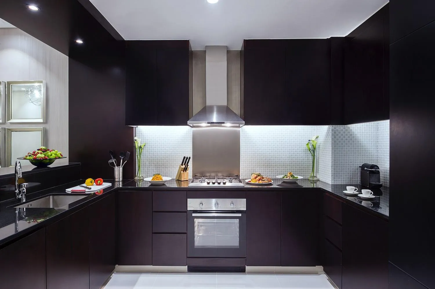 Kitchen or kitchenette in DAMAC Maison Distinction