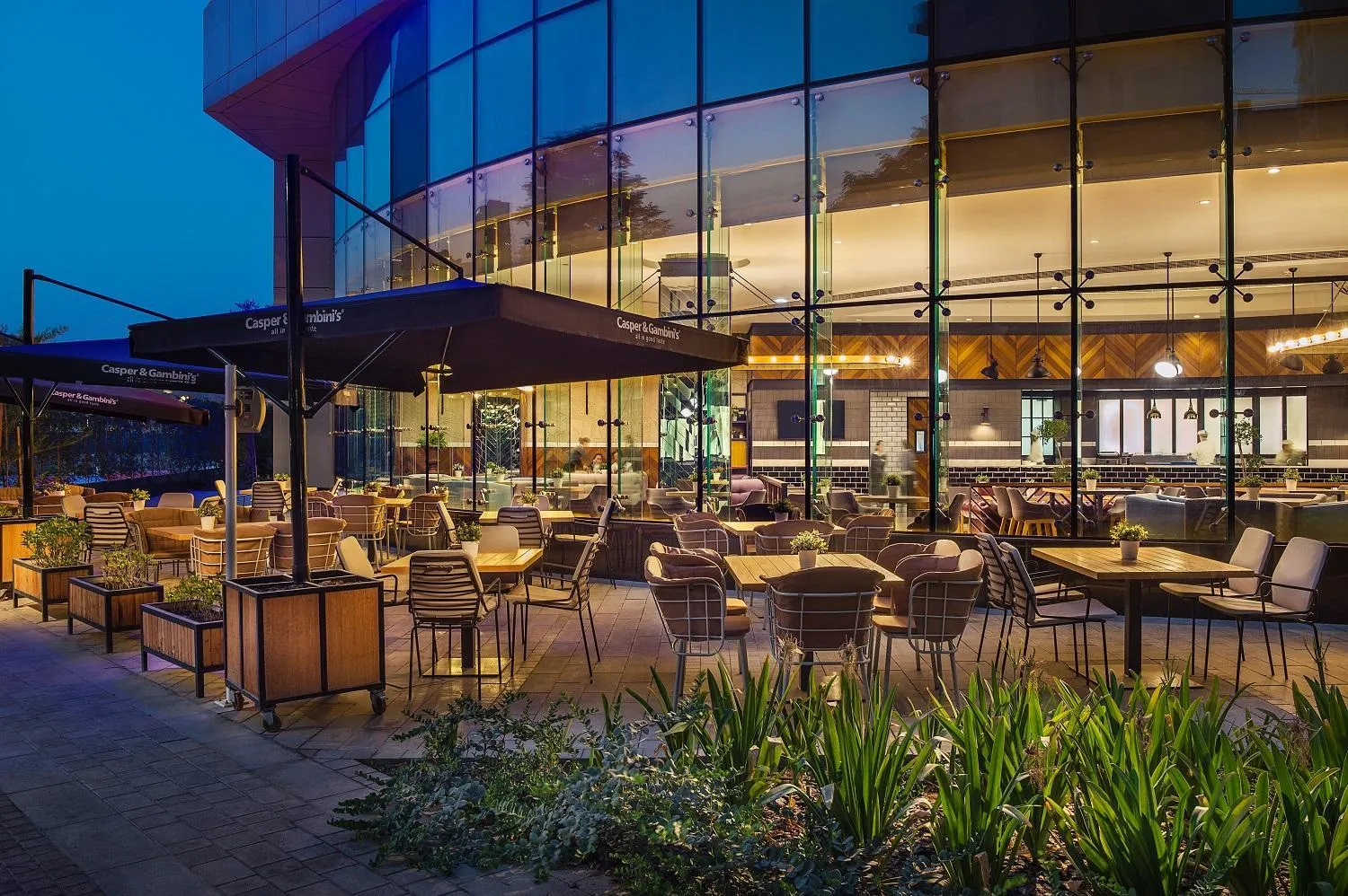 Restaurant/places to eat in DAMAC Maison Distinction