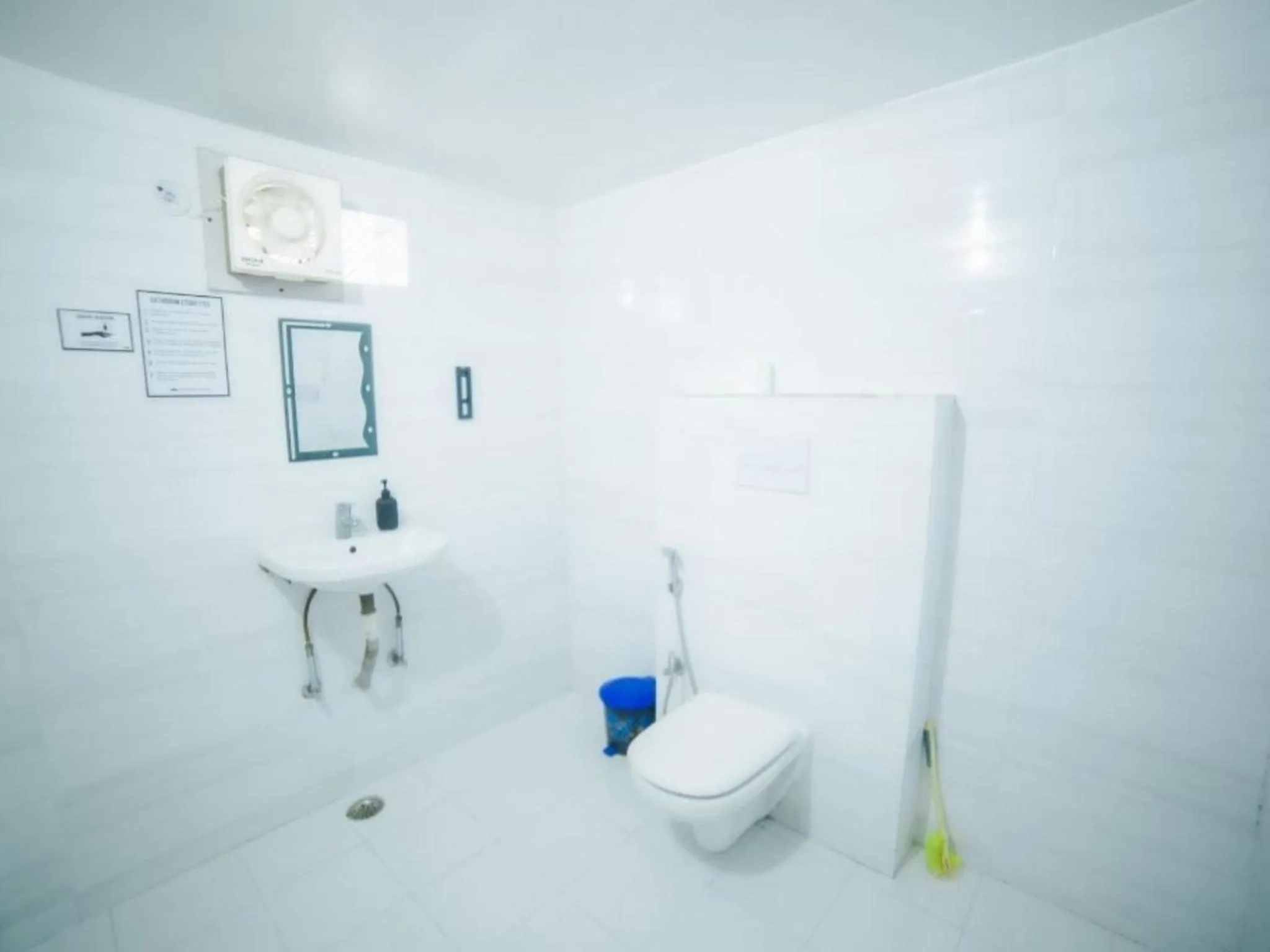 Shower in Moustache Varanasi