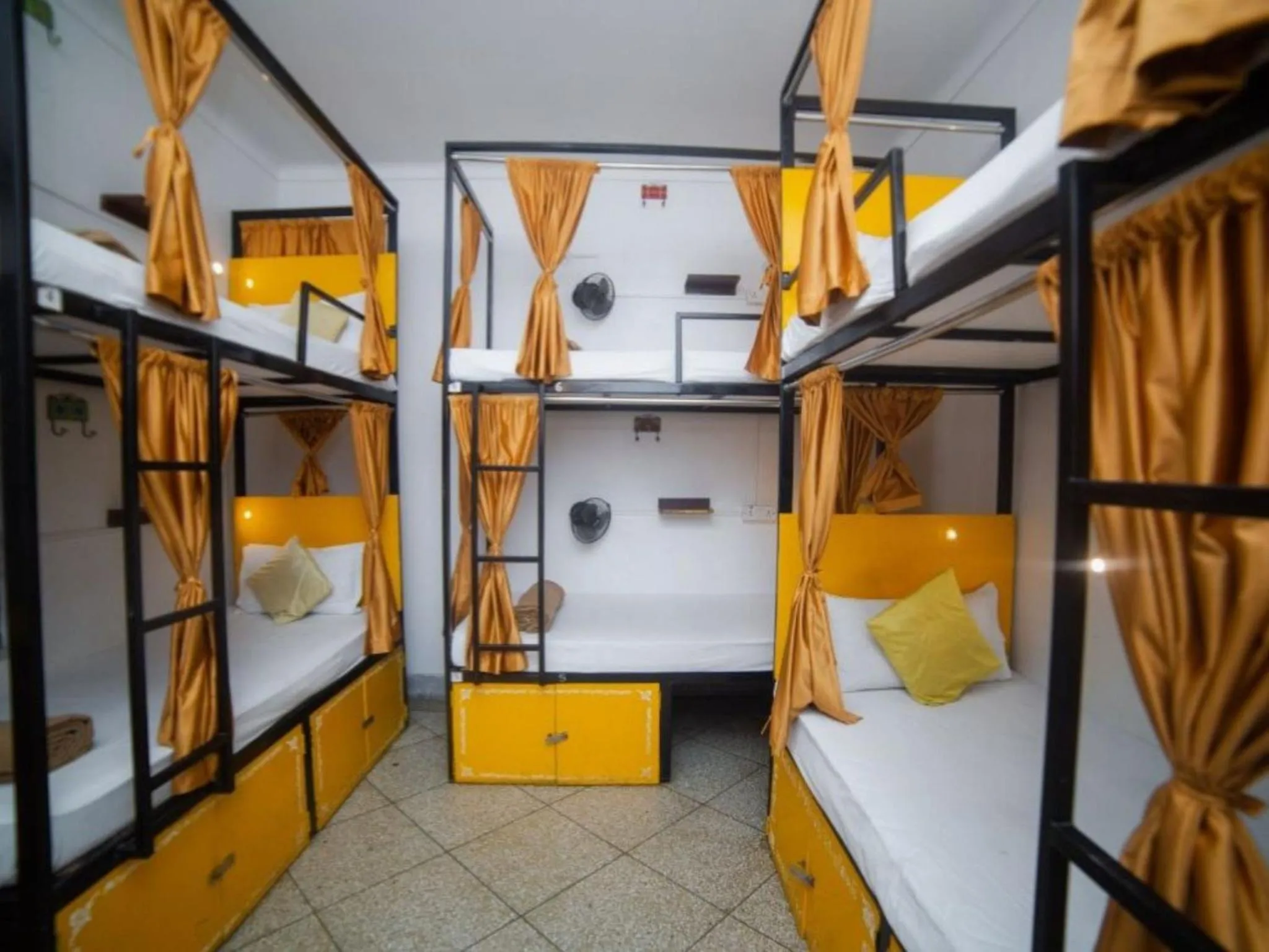 Photo of the whole room, Bed in Moustache Varanasi