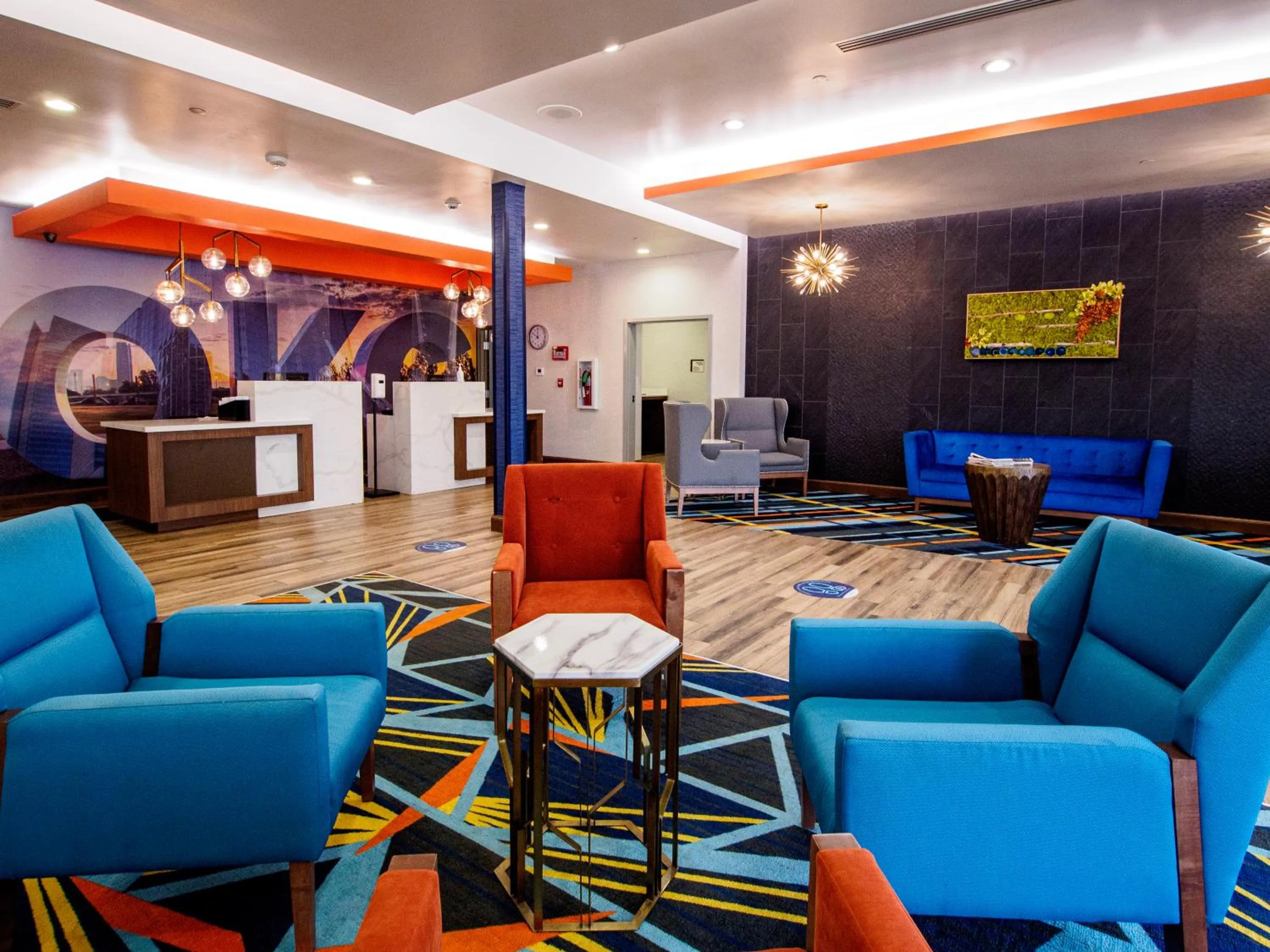 Property building in La Quinta by Wyndham Oklahoma City Airport