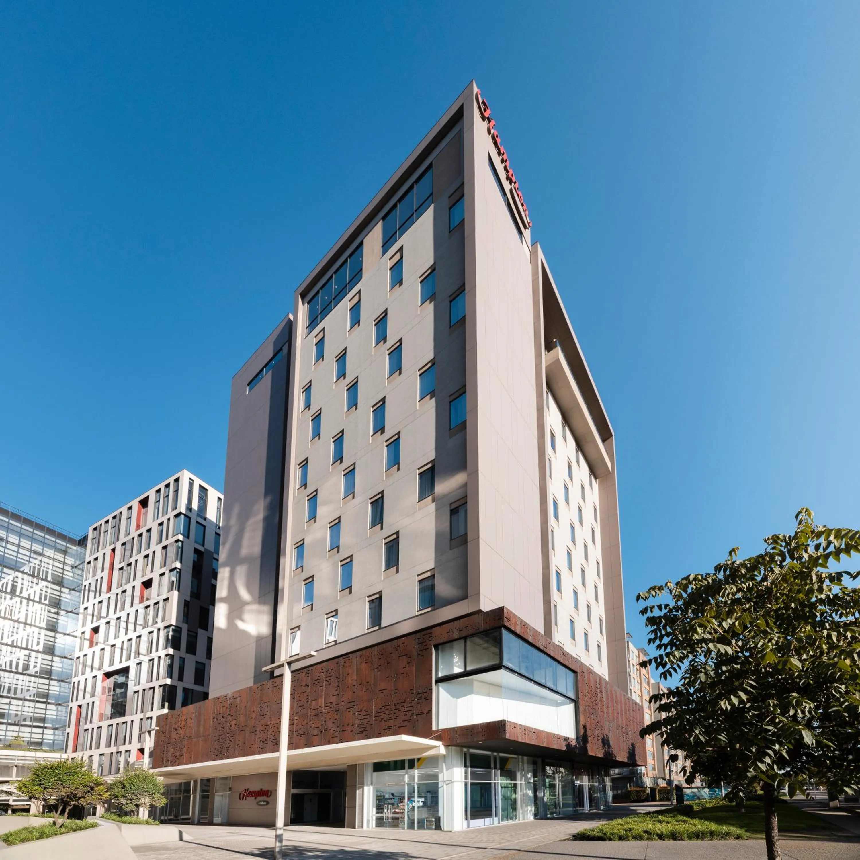Facade/entrance in Hampton By Hilton Bogota Airport