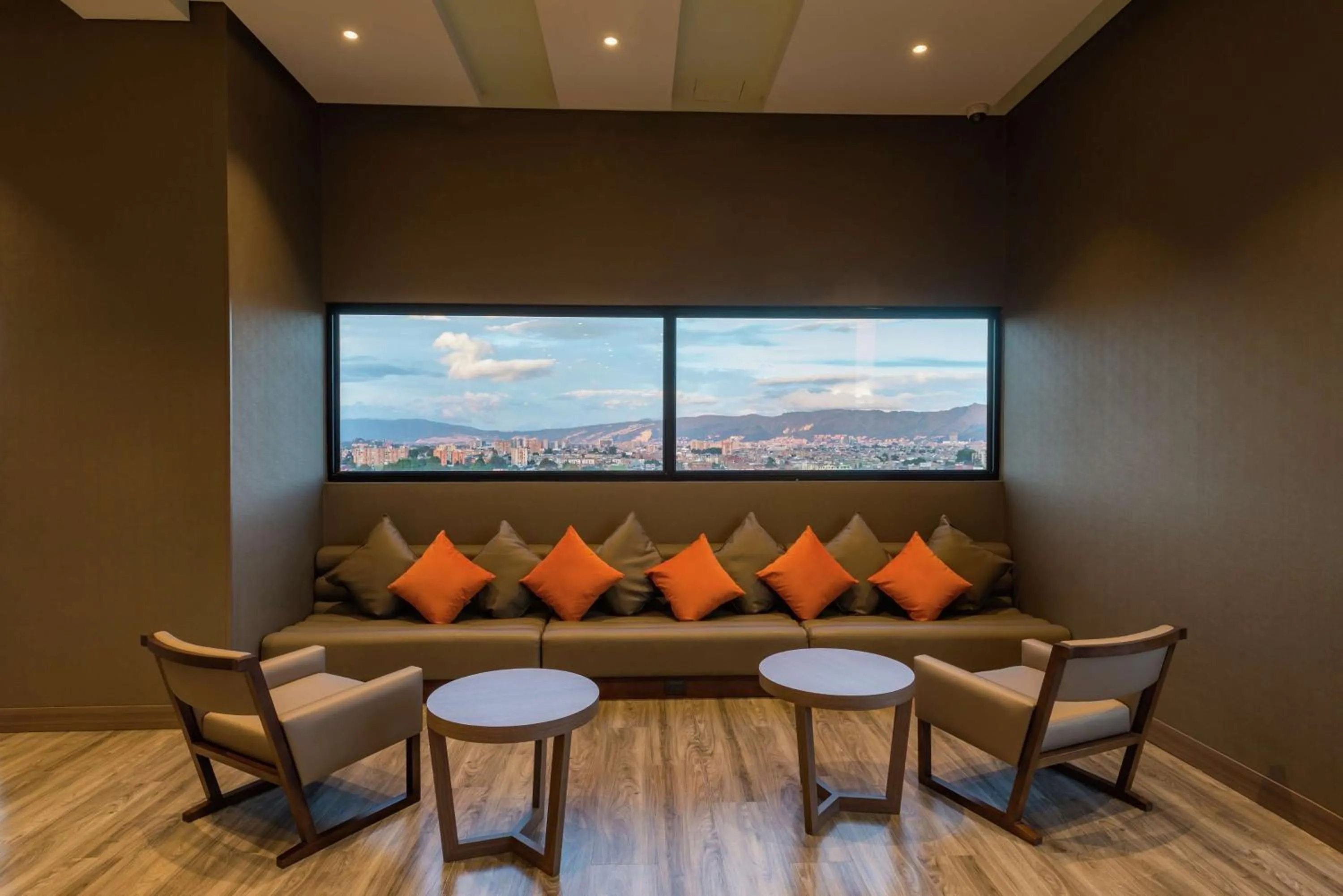 Living room in Hampton By Hilton Bogota Airport