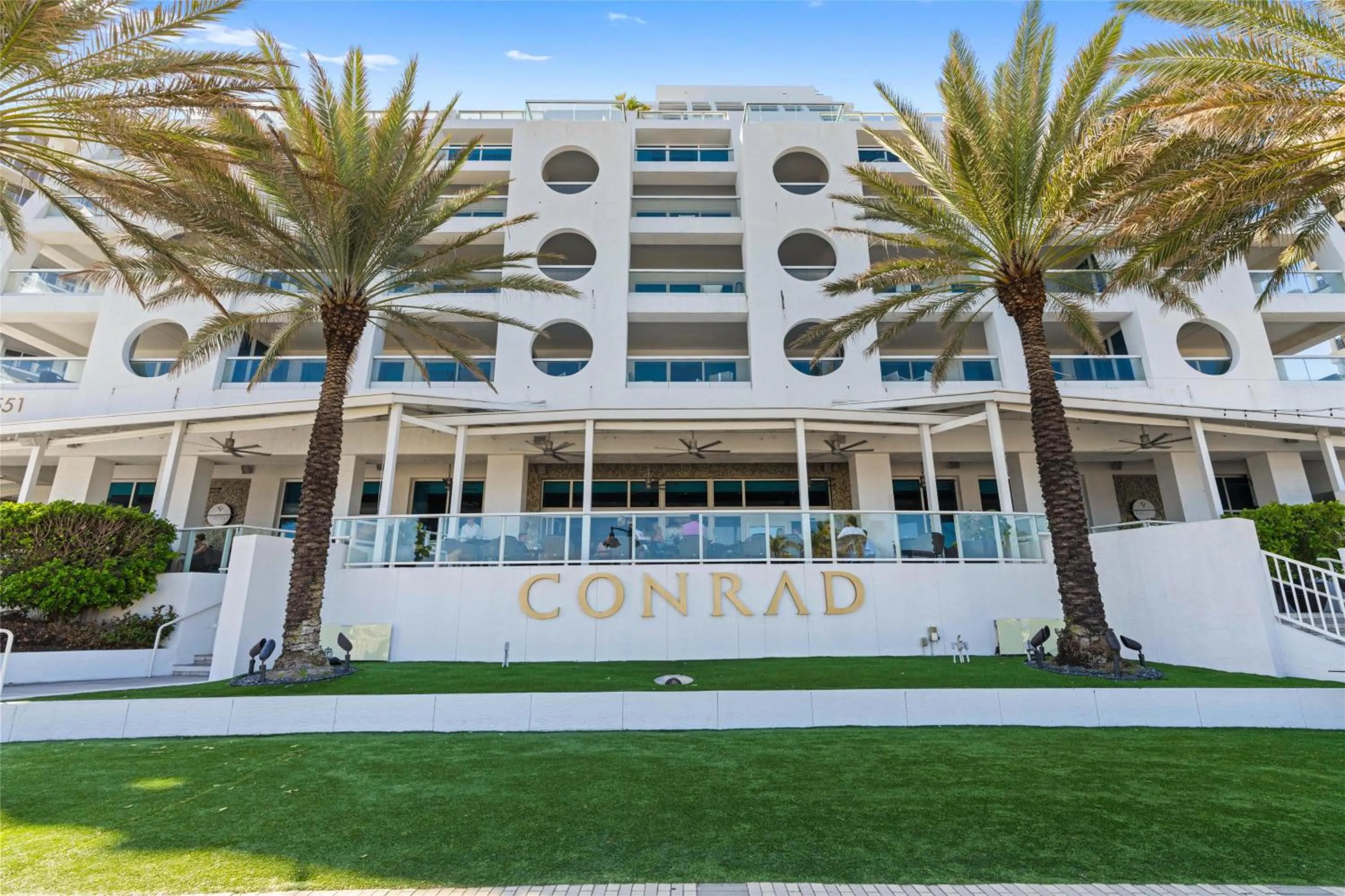 Property building in Conrad Fort Lauderdale Beach