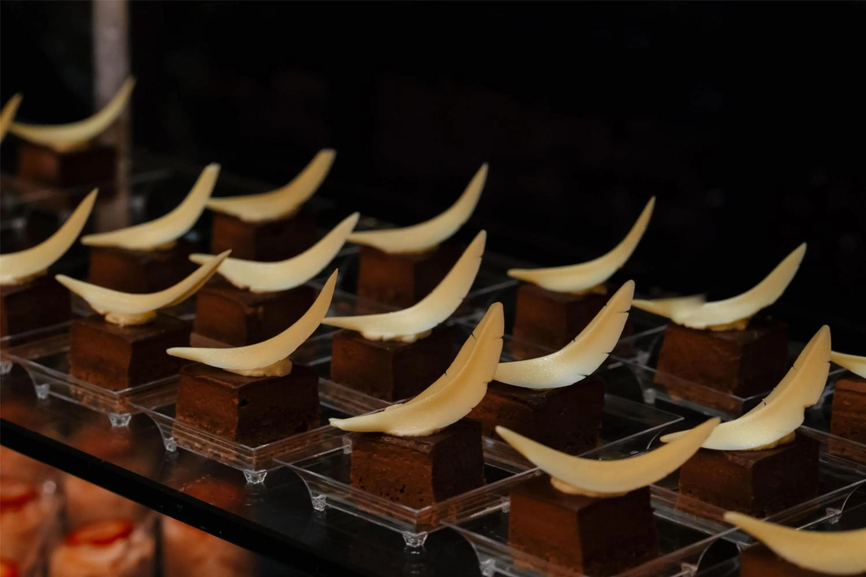 Dining area in Conrad Fort Lauderdale Beach