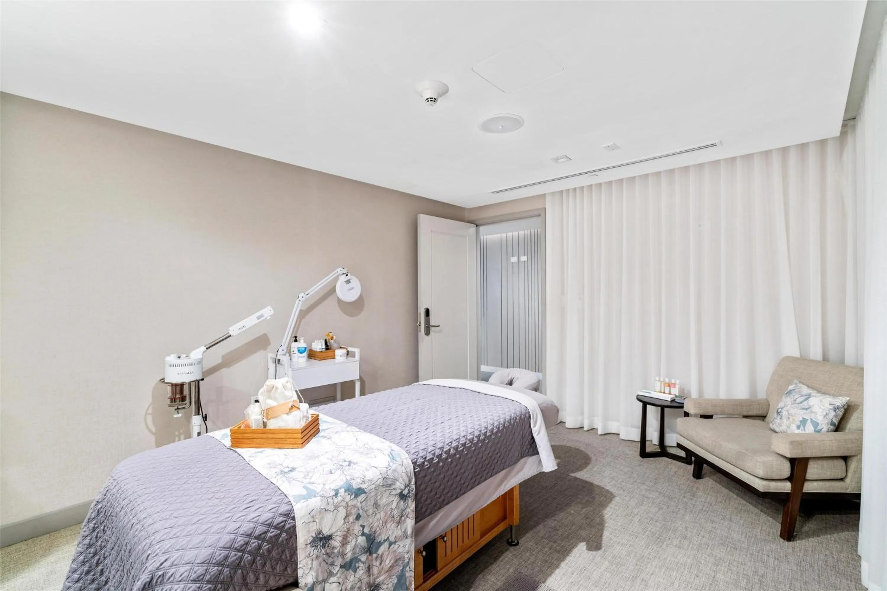 Sports, Bed in Conrad Fort Lauderdale Beach