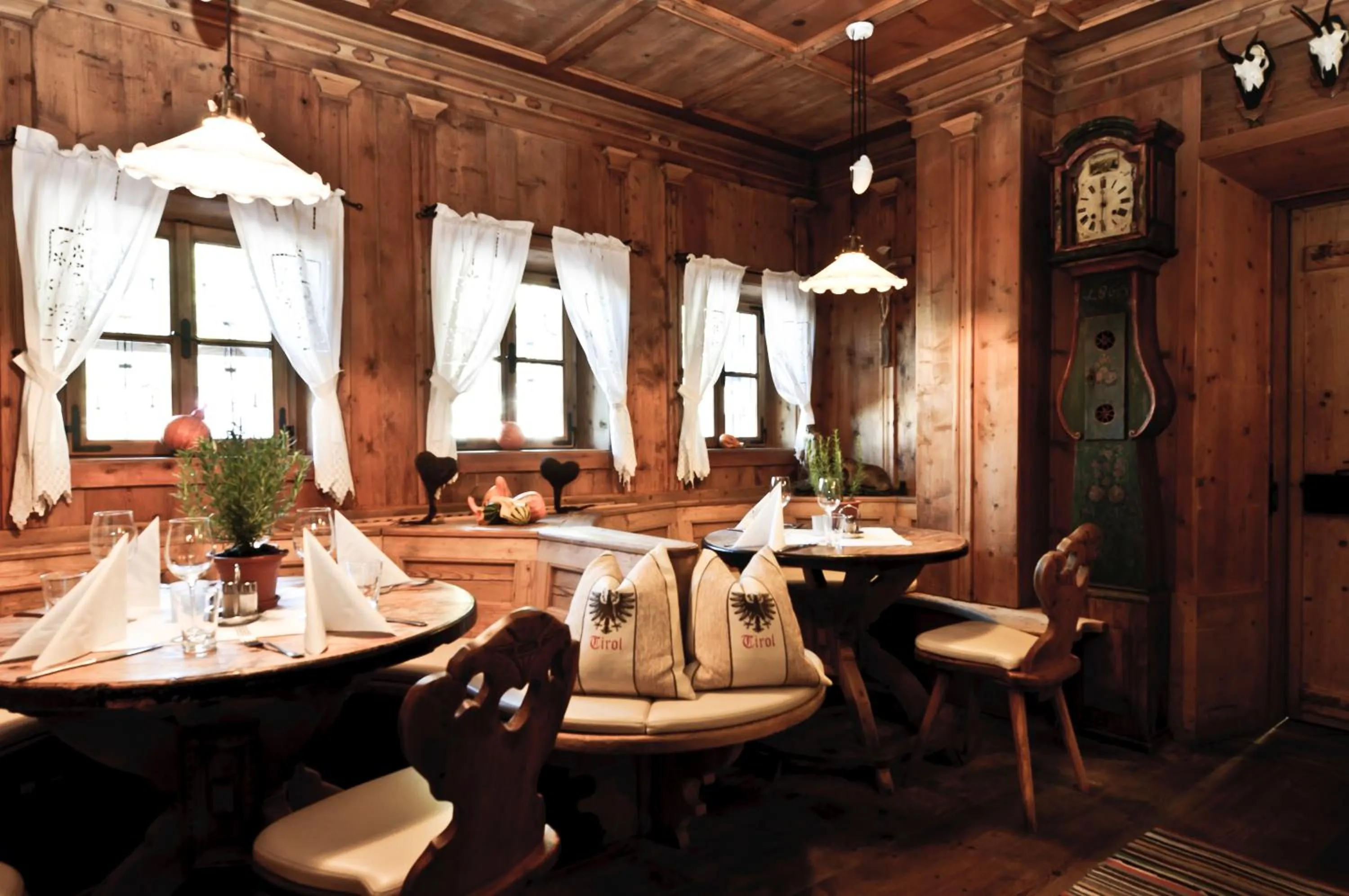 Restaurant/places to eat in Hotel Gasthof Perauer
