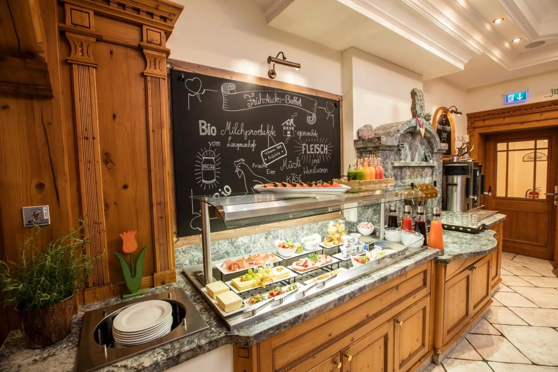 Restaurant/places to eat in Hotel Gasthof Perauer