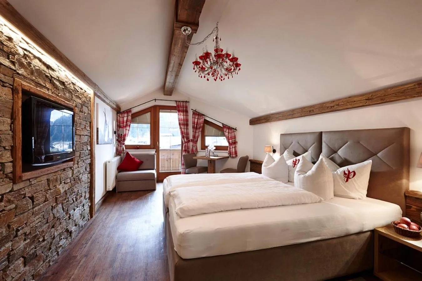 Photo of the whole room, Bed in Hotel Gasthof Perauer