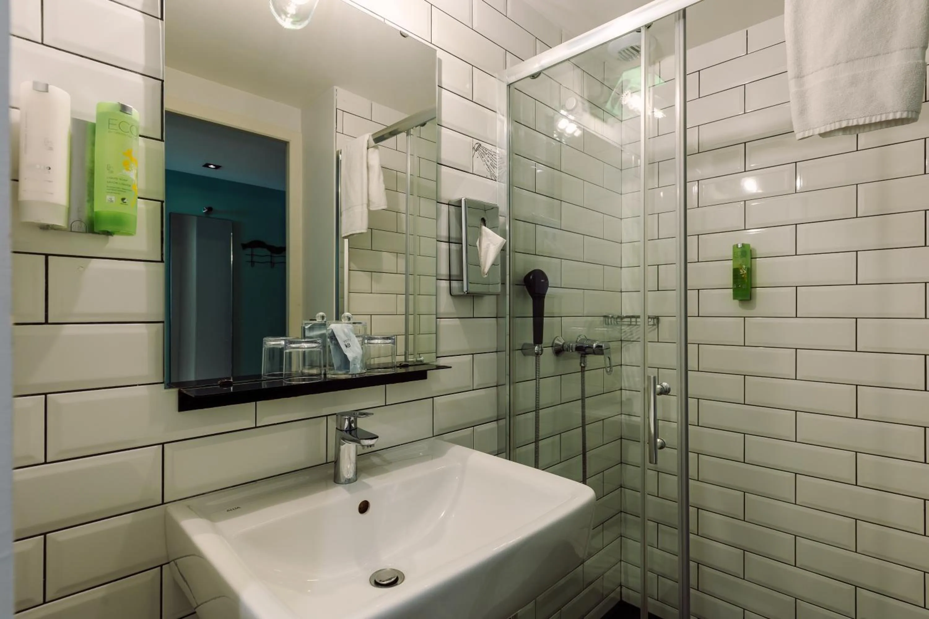 Shower in Le Cardinal - Belle-Ile-en-Mer