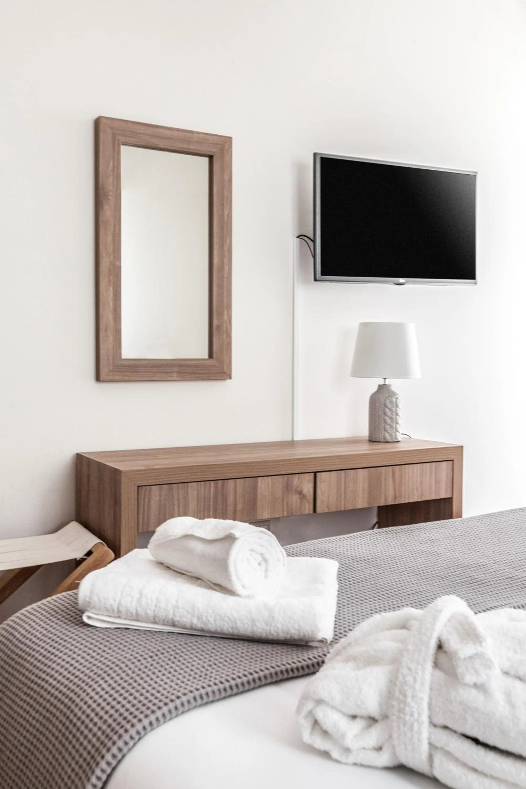 TV and multimedia, Bed in DN Sea Apartments