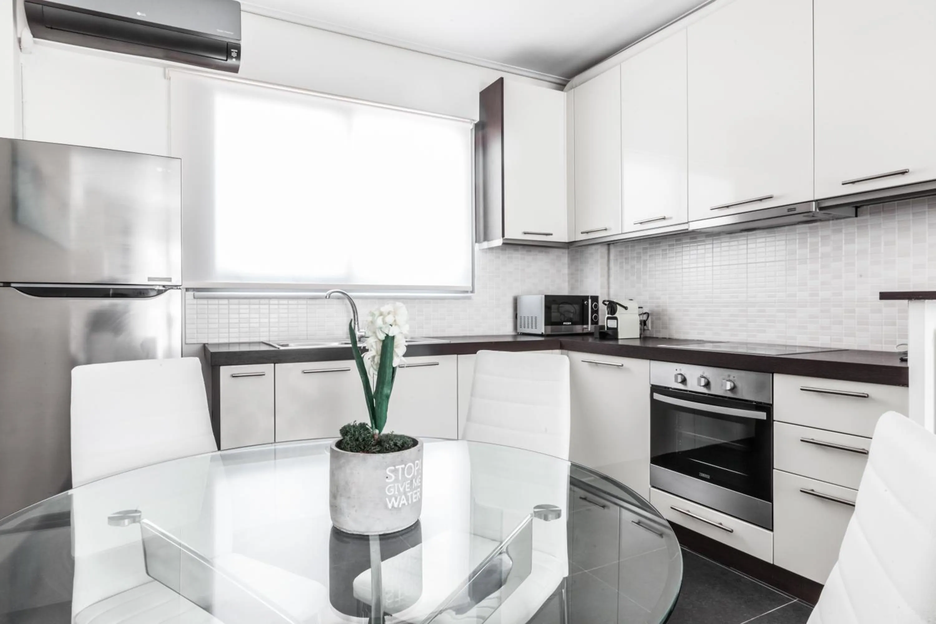 Kitchen or kitchenette in DN Sea Apartments