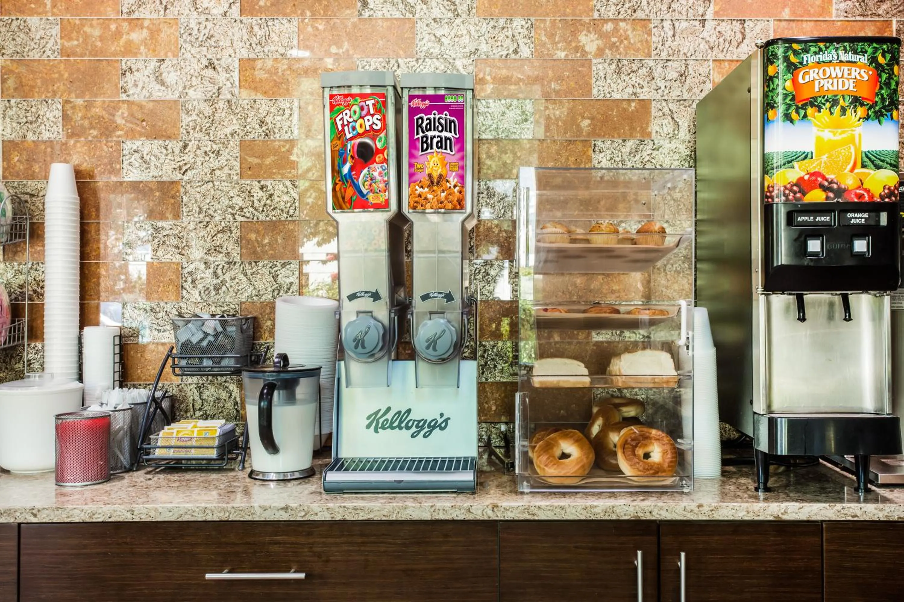 Breakfast in Howard Johnson by Wyndham North Plainfield