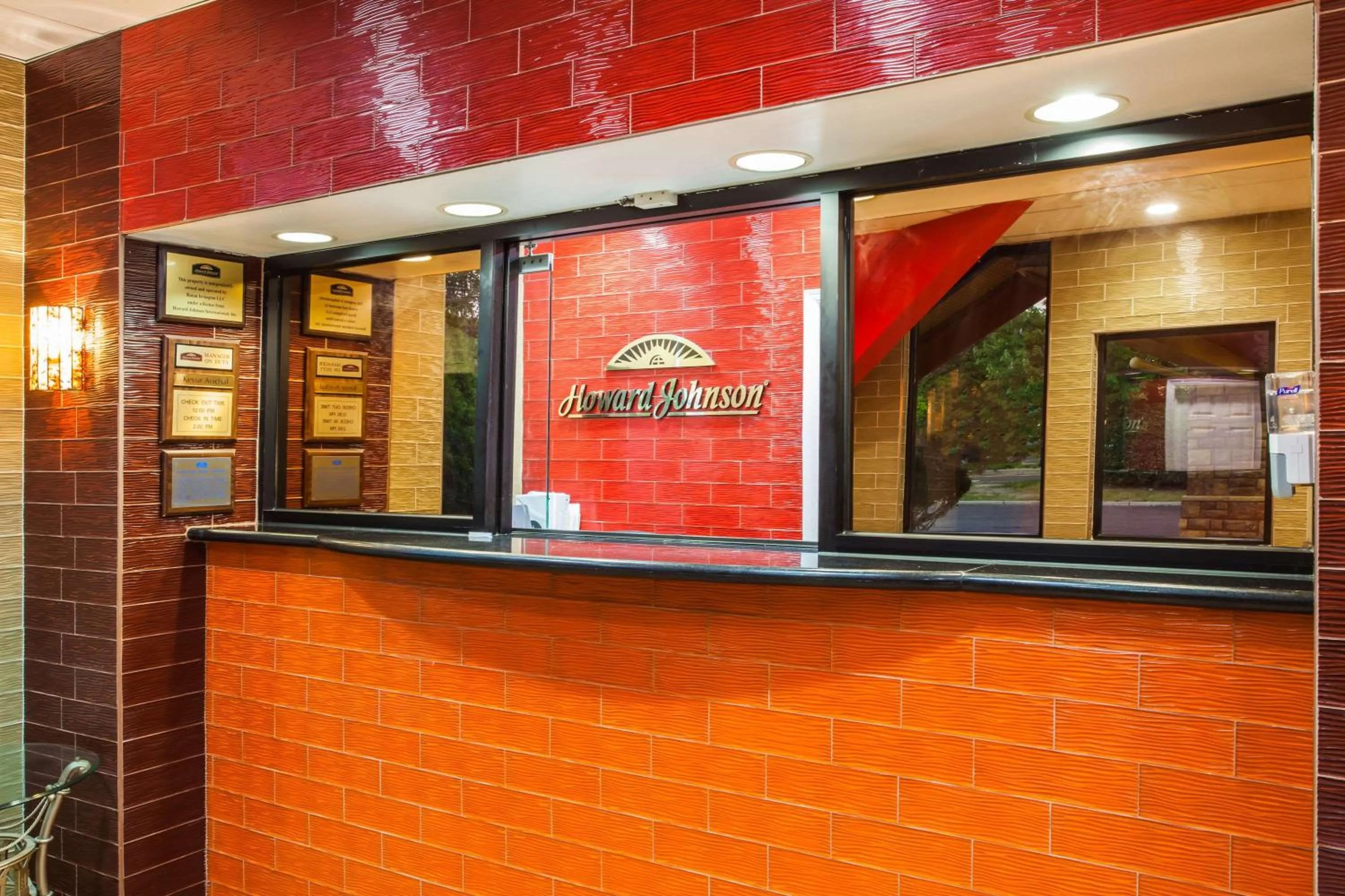 Lobby or reception in Howard Johnson by Wyndham North Plainfield