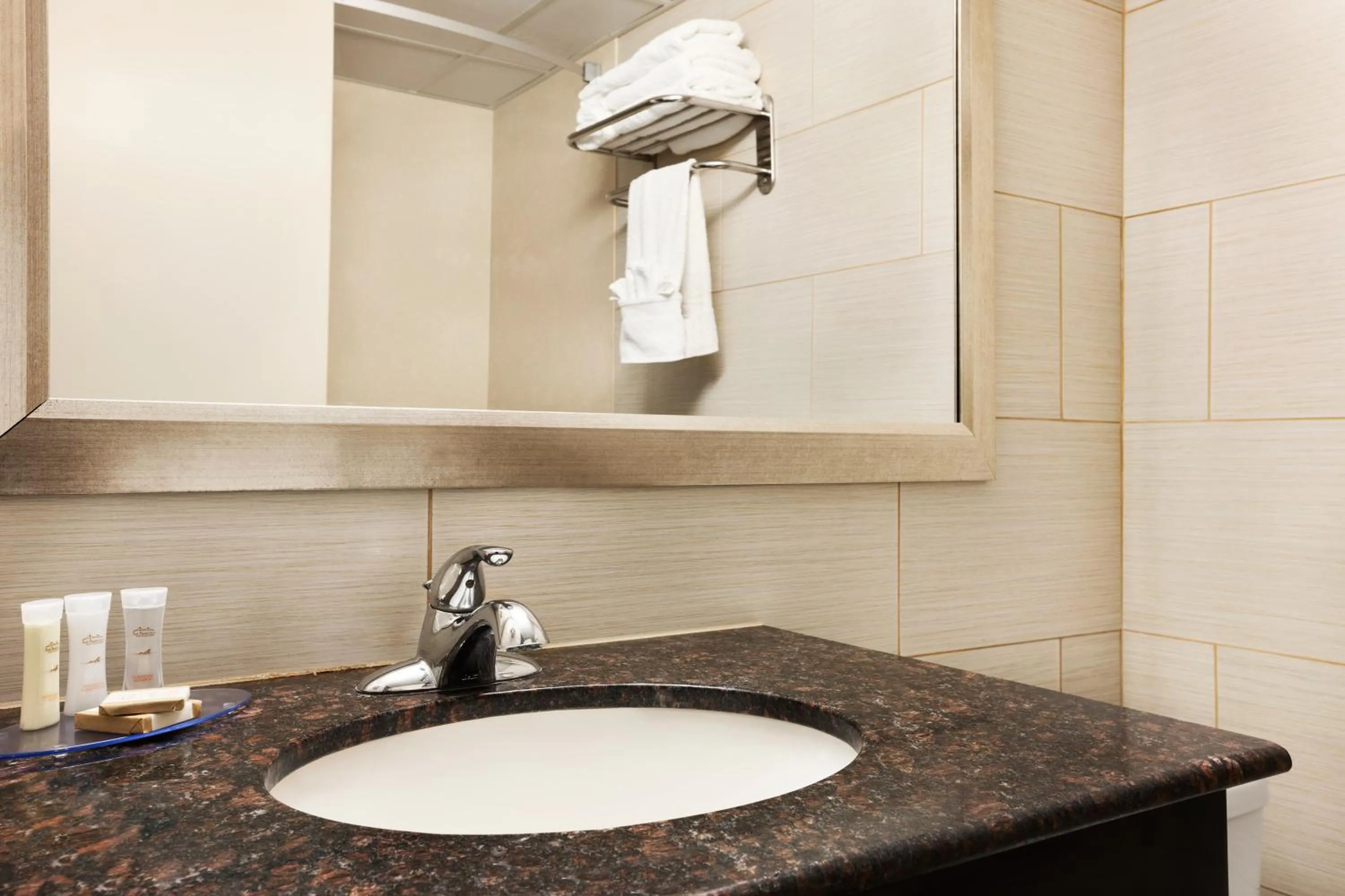 Bathroom in Howard Johnson by Wyndham North Plainfield