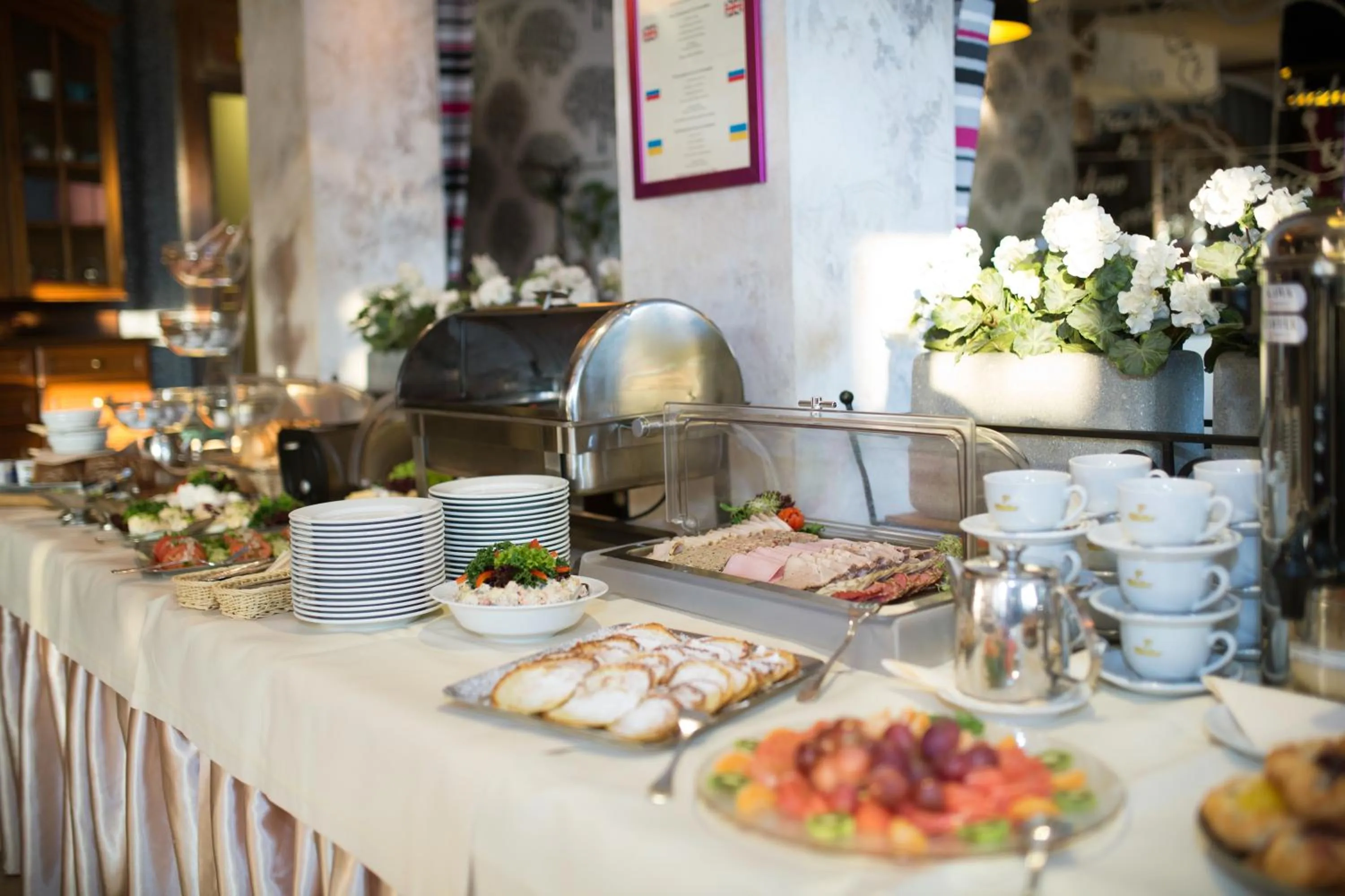 Restaurant/places to eat in Hotel Na Rogatce