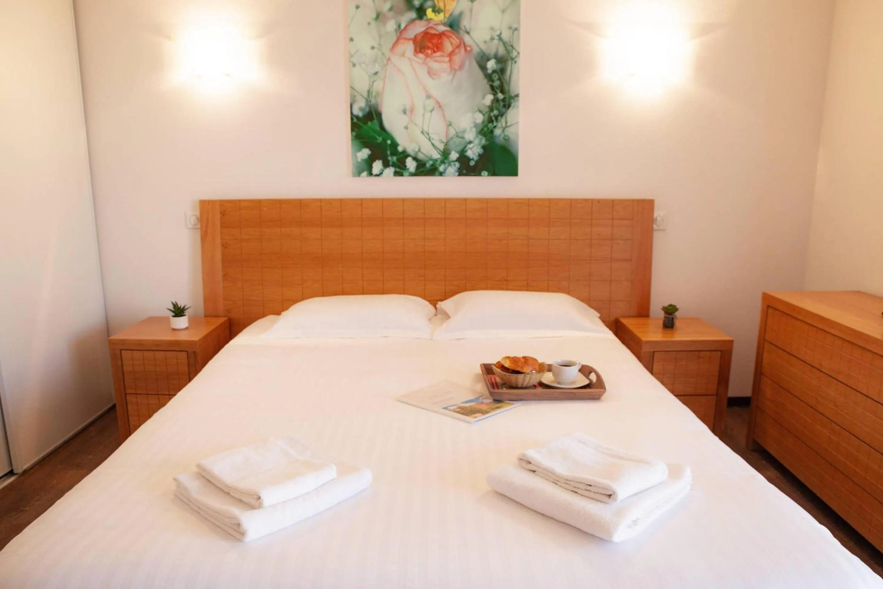 Bedroom, Bed in Comfort Aparthotel Mutzig Portes d'Alsace
