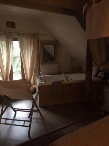 Bed in Le Moulin à huile