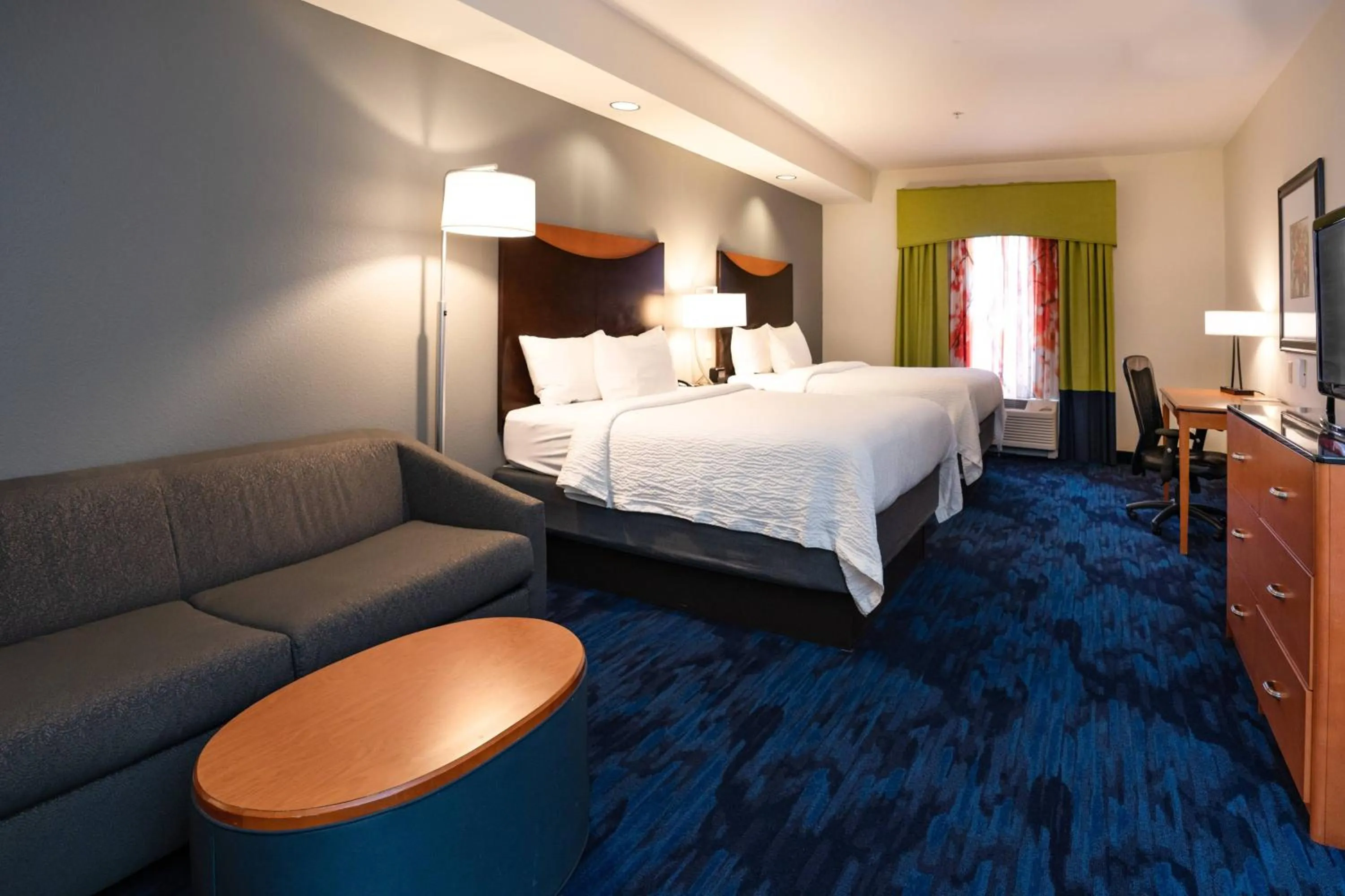Photo of the whole room, Bed in Fairfield Inn & Suites by Marriott Grand Island