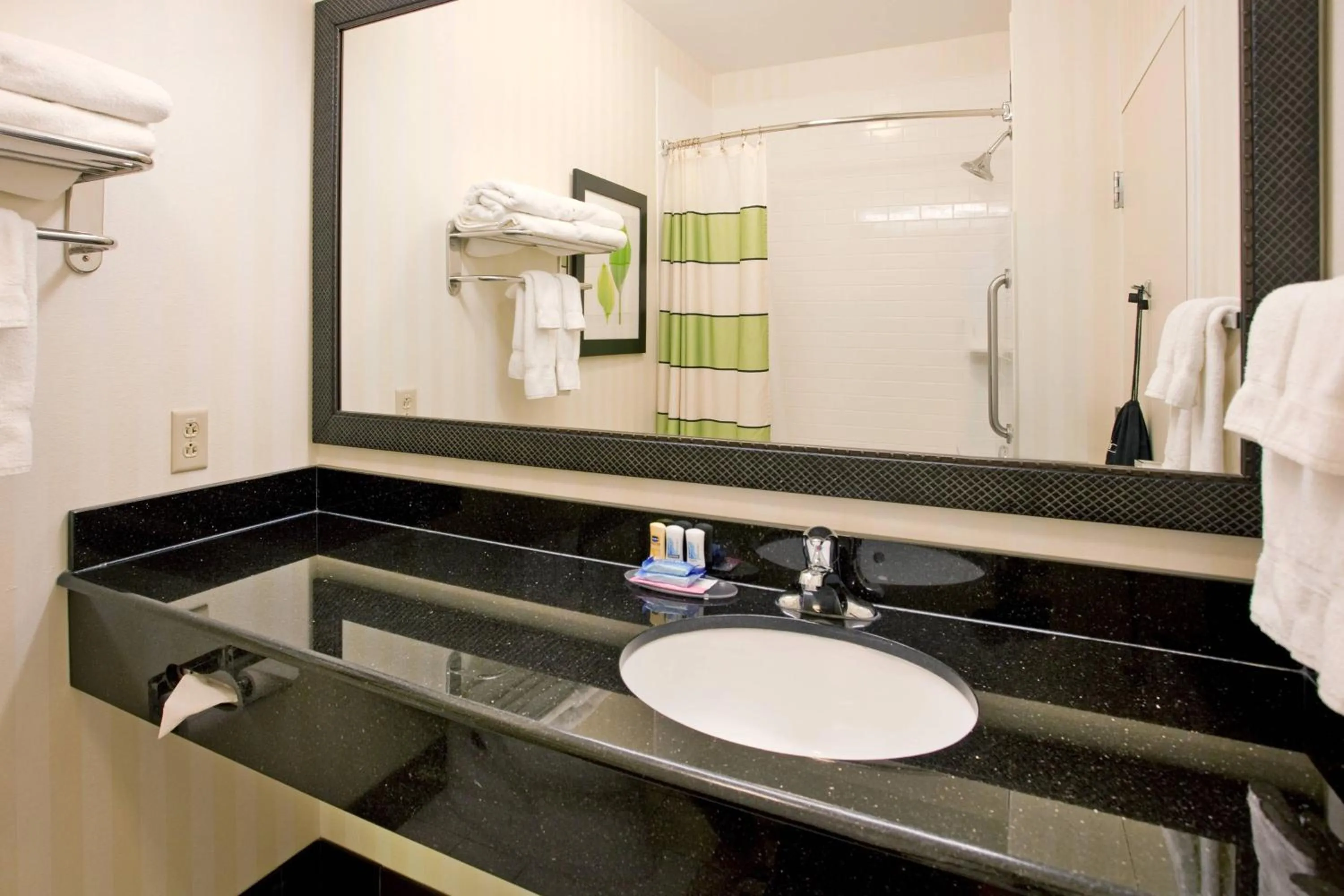 Bathroom in Fairfield Inn & Suites by Marriott Grand Island