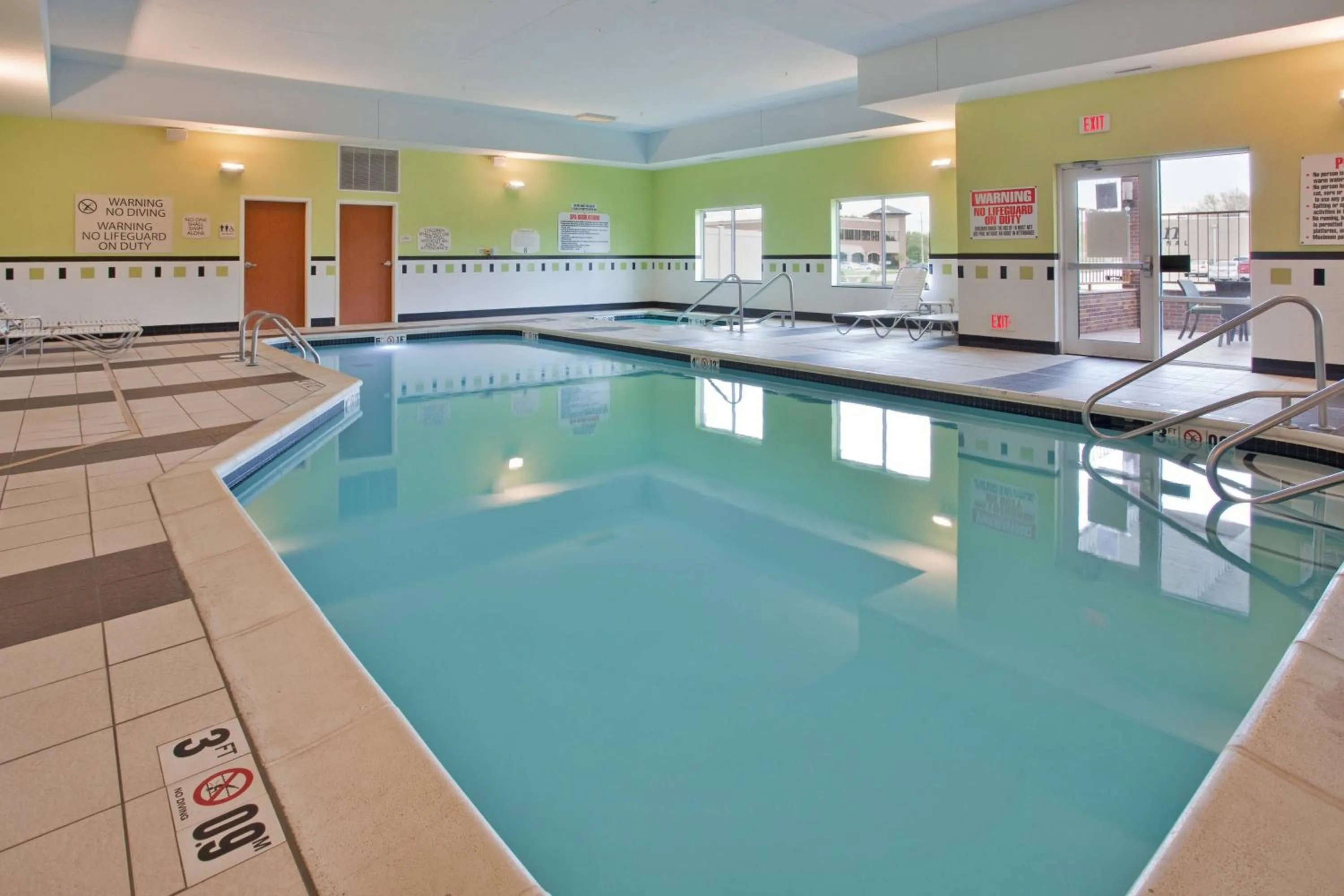 Swimming pool in Fairfield Inn & Suites by Marriott Grand Island