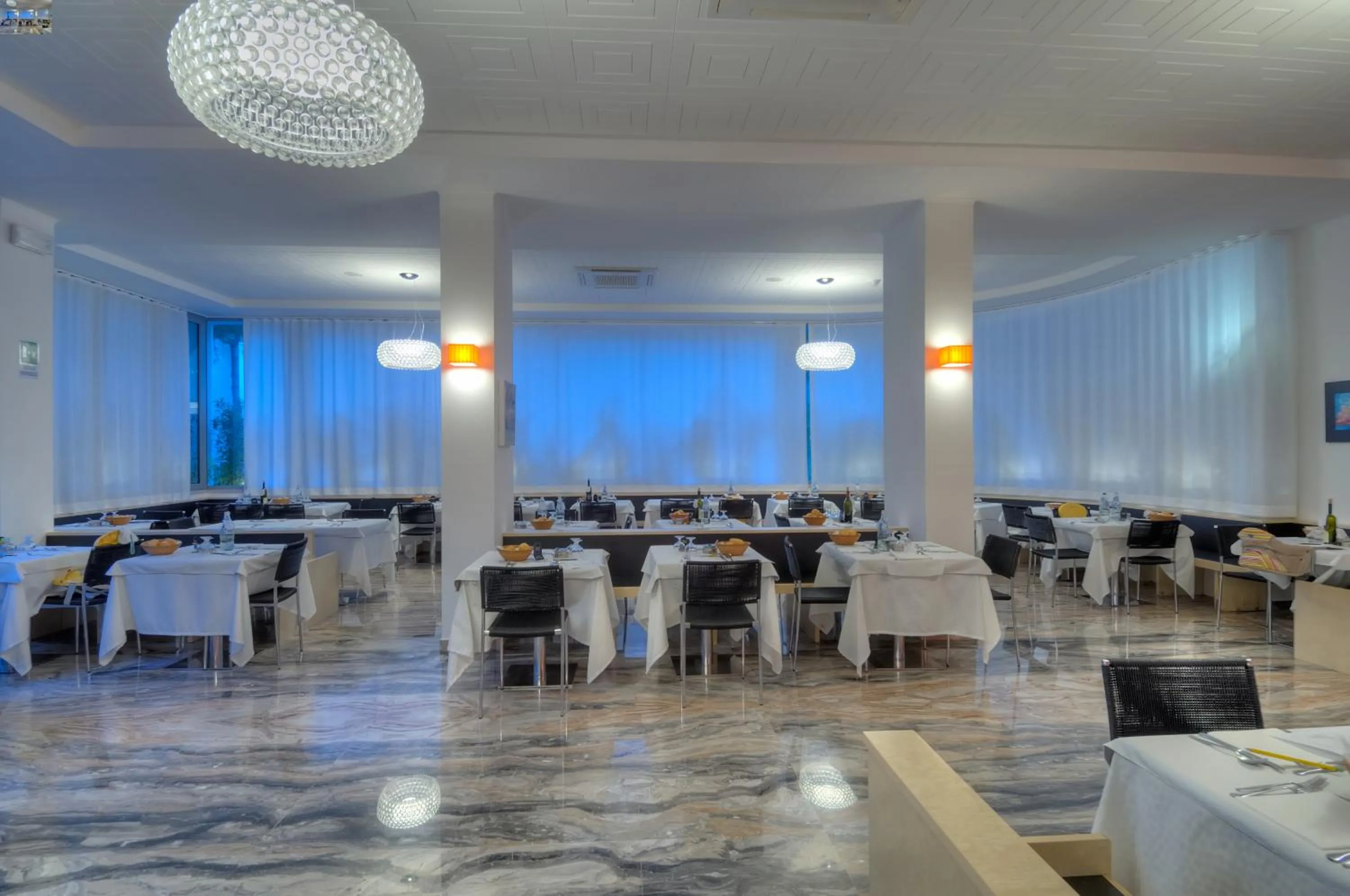Restaurant/places to eat in Hotel Firenze