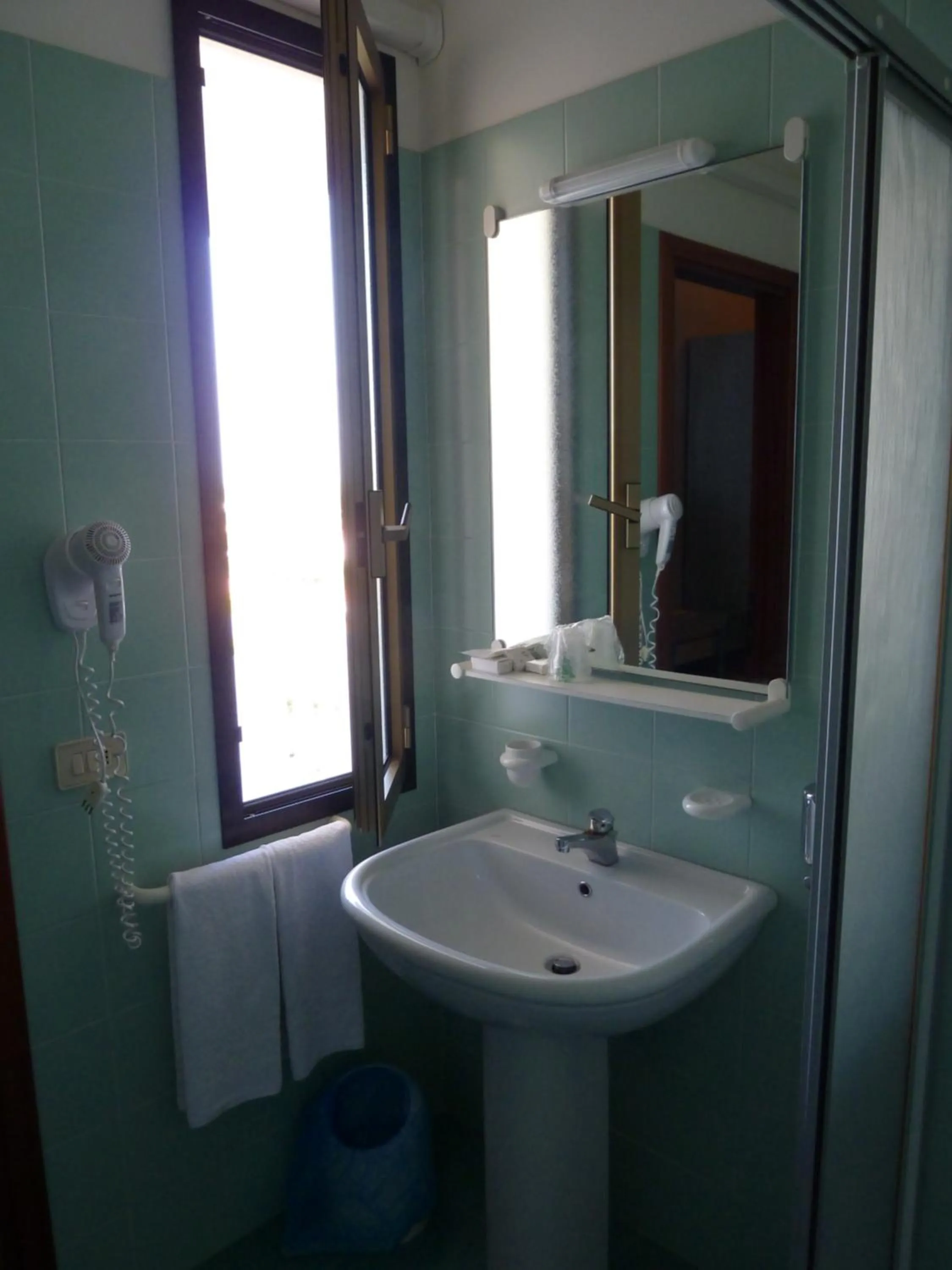 Bathroom in Hotel Firenze