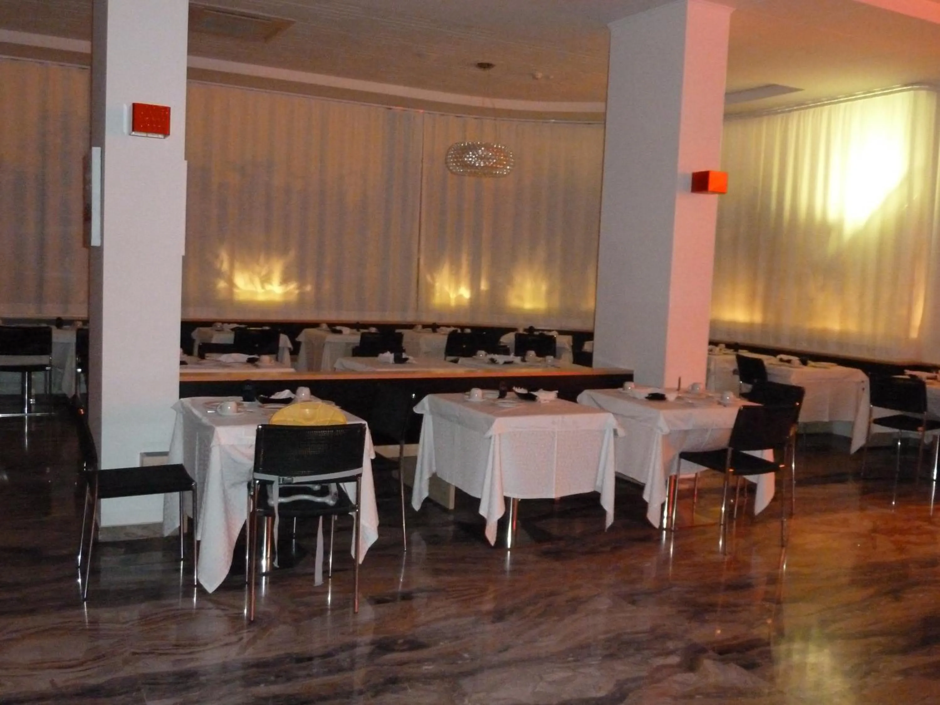 Restaurant/places to eat in Hotel Firenze