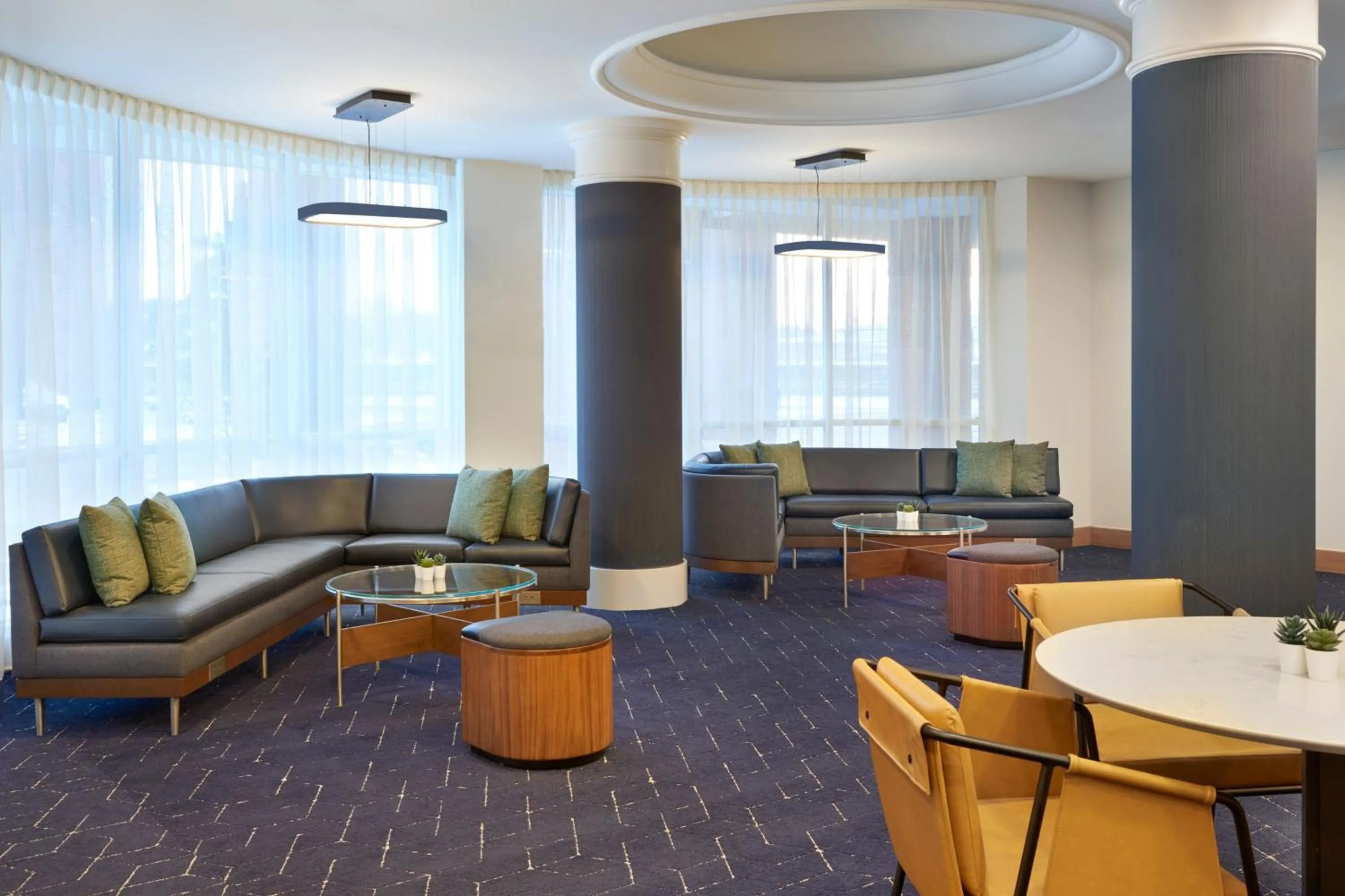 Lobby or reception in Courtyard by Marriott Toronto Mississauga/Meadowvale