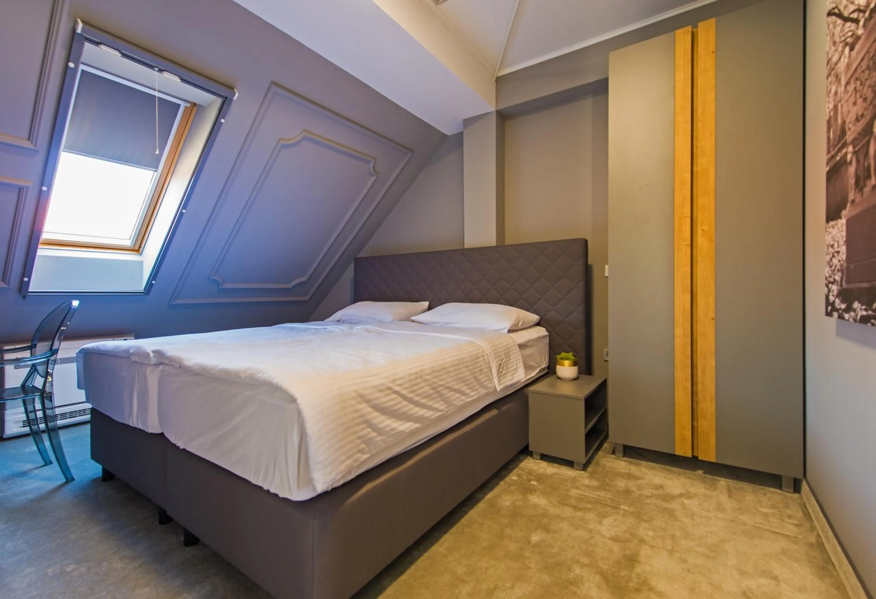 Large Single Room - single occupancy in Sobe Merlon