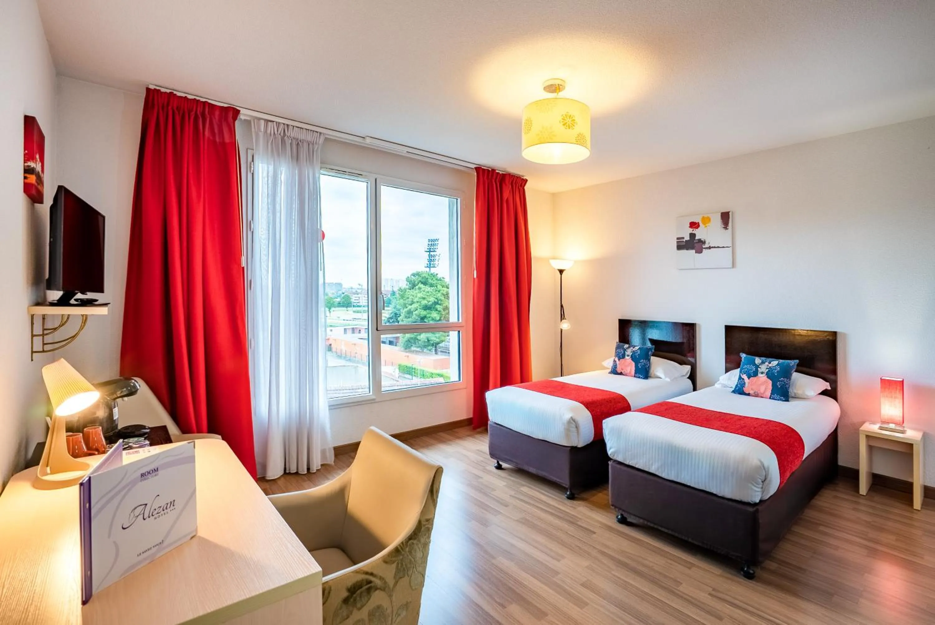 TV and multimedia, Bed in Alezan Hôtel & Résidence