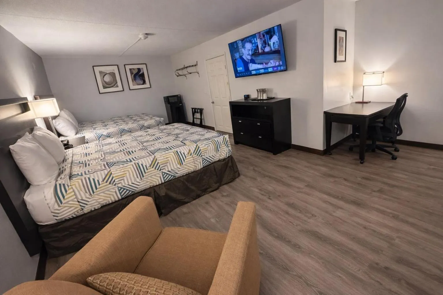 Photo of the whole room, Bed in Motel 6 Sherman, TX