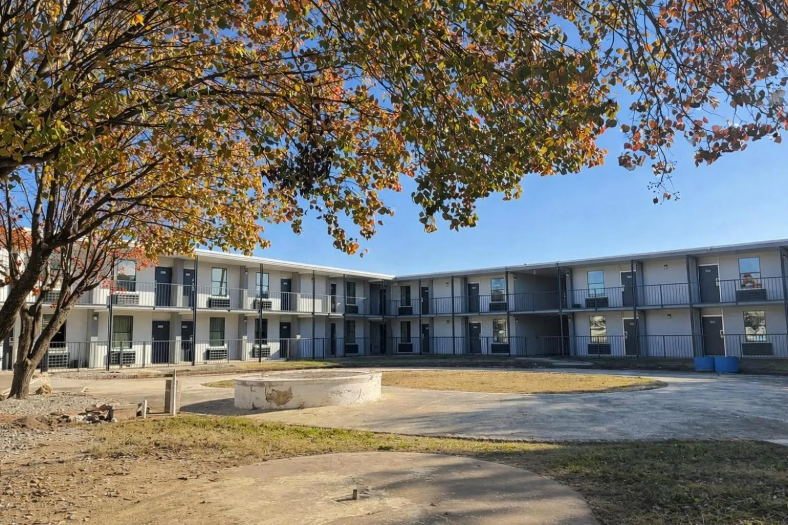 Facade/entrance in Motel 6 Sherman, TX
