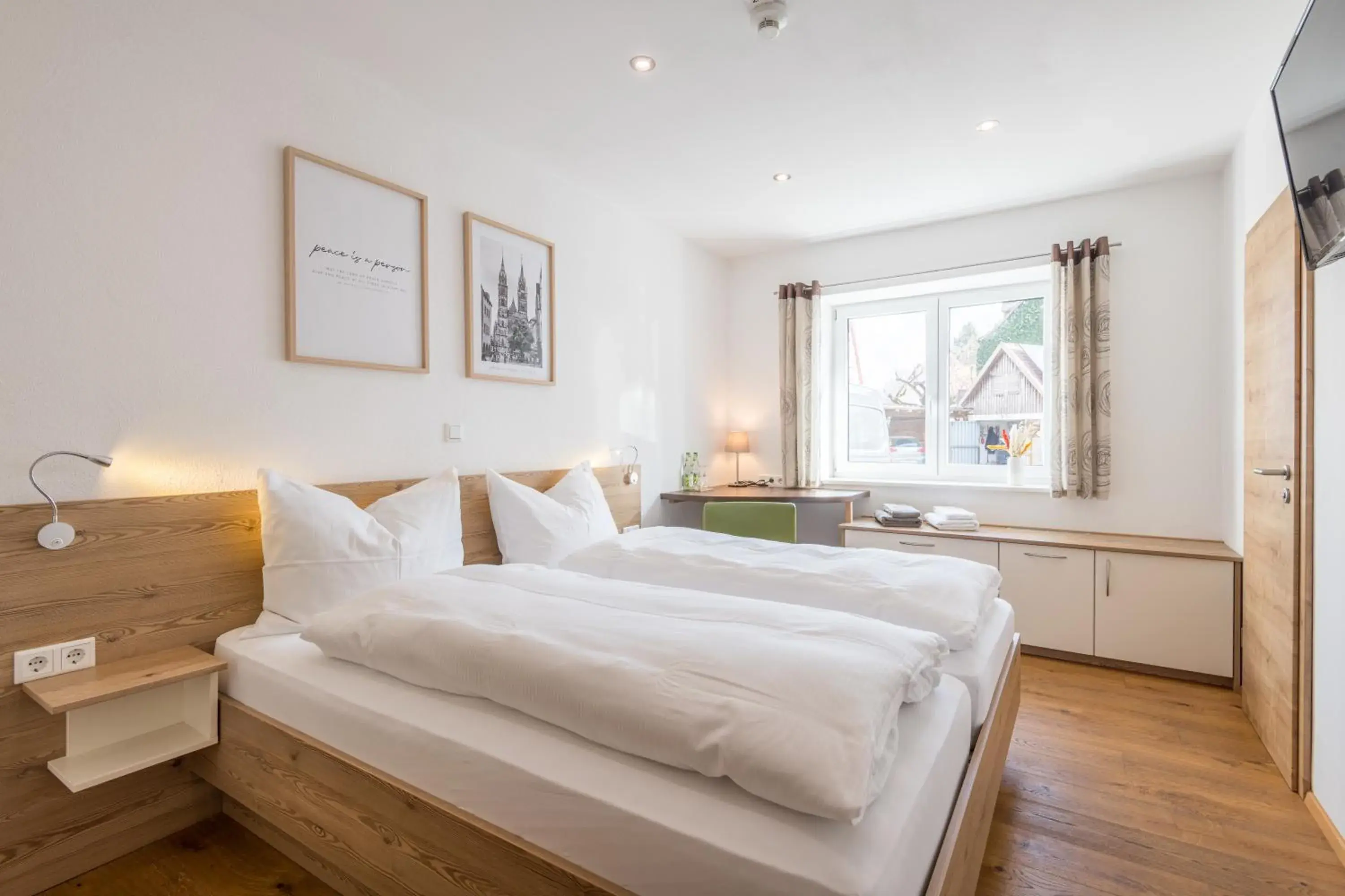 Double Room with Private Bathroom - single occupancy in Pension Zum Schrammel Double Room with Private Bathroom - single occupancy in Pension Zum Schrammel