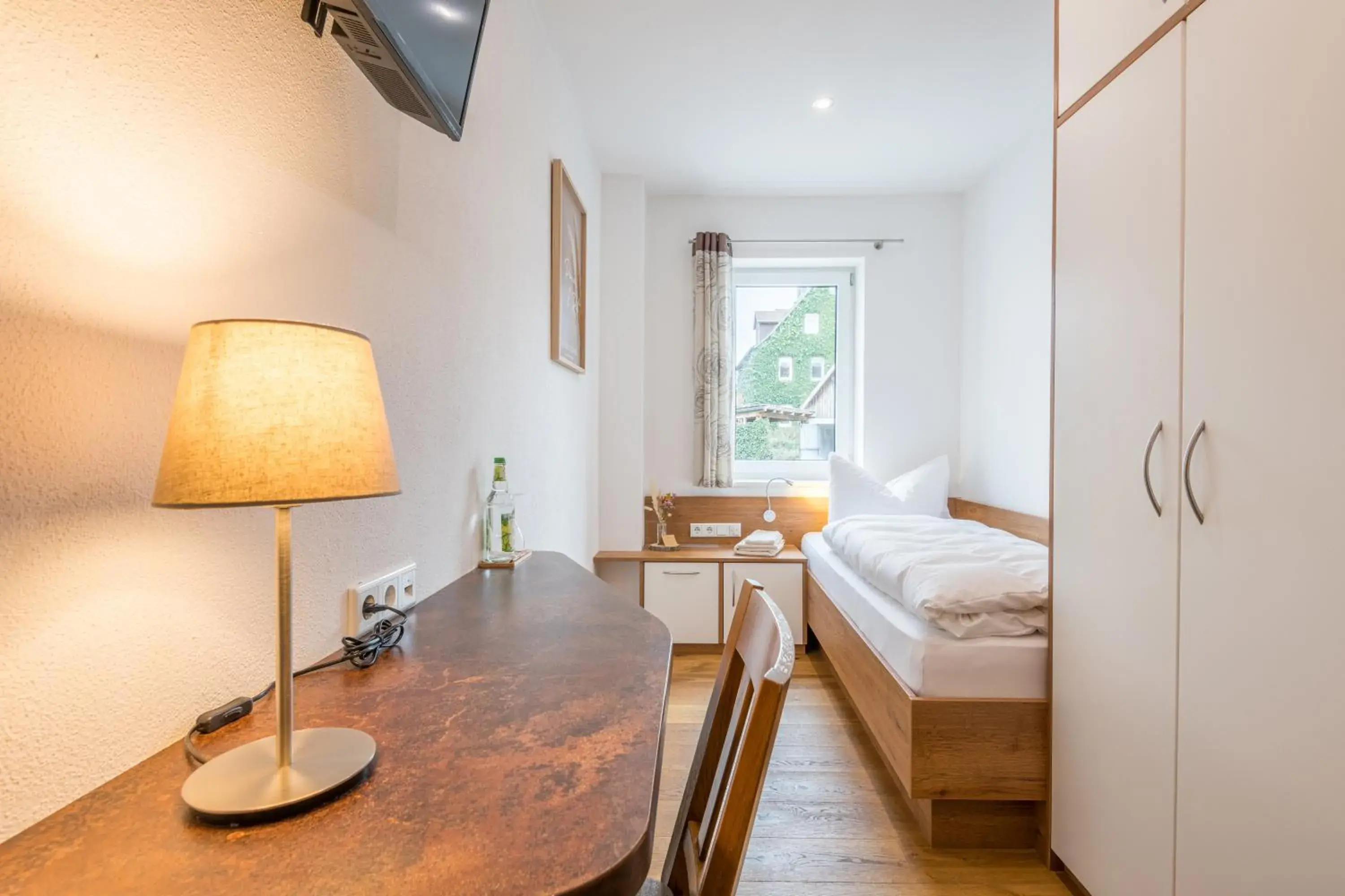 Single Room with Bathroom in Pension Zum Schrammel Single Room with Bathroom in Pension Zum Schrammel