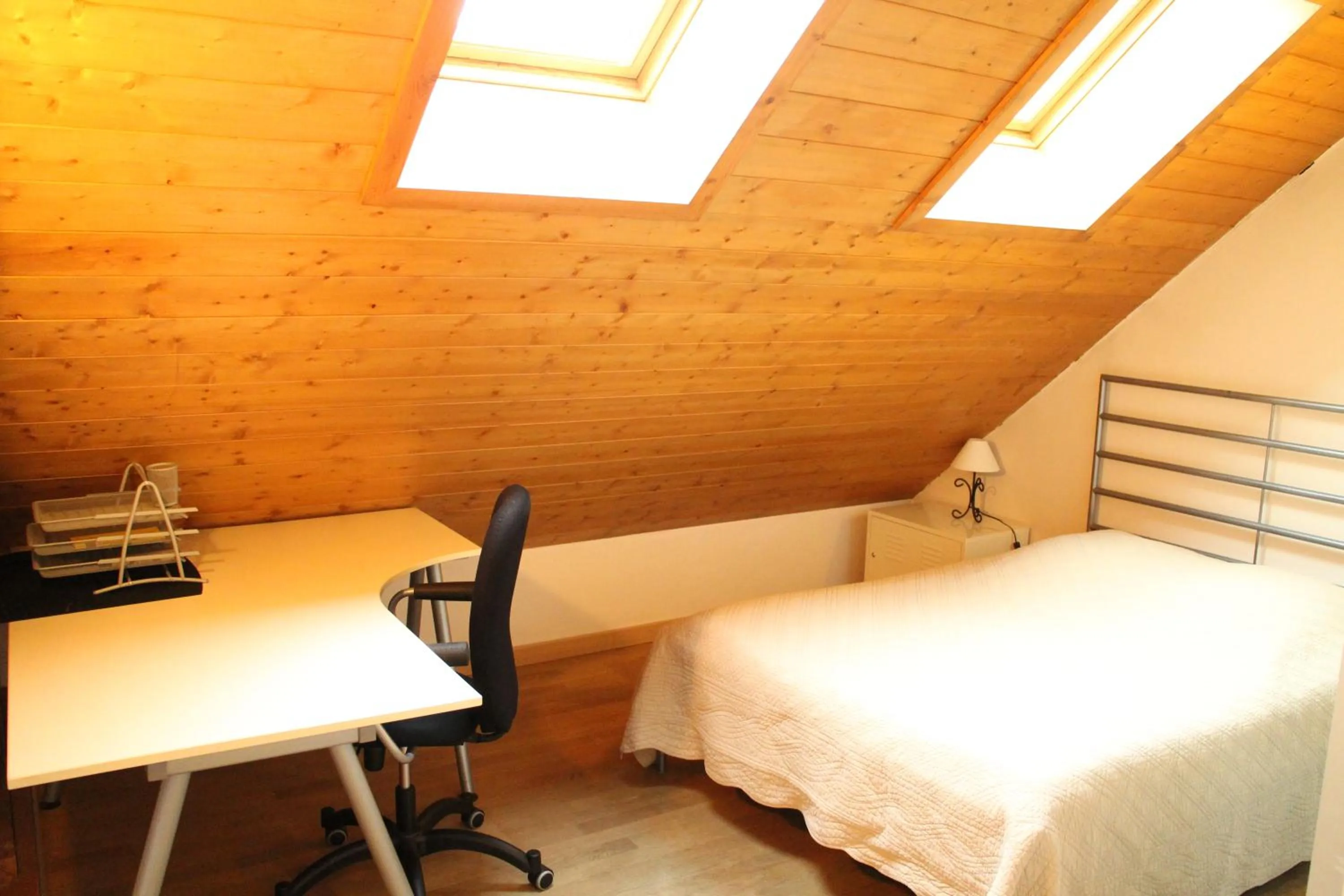 Bedroom, Bed in Les Z'hirondelles