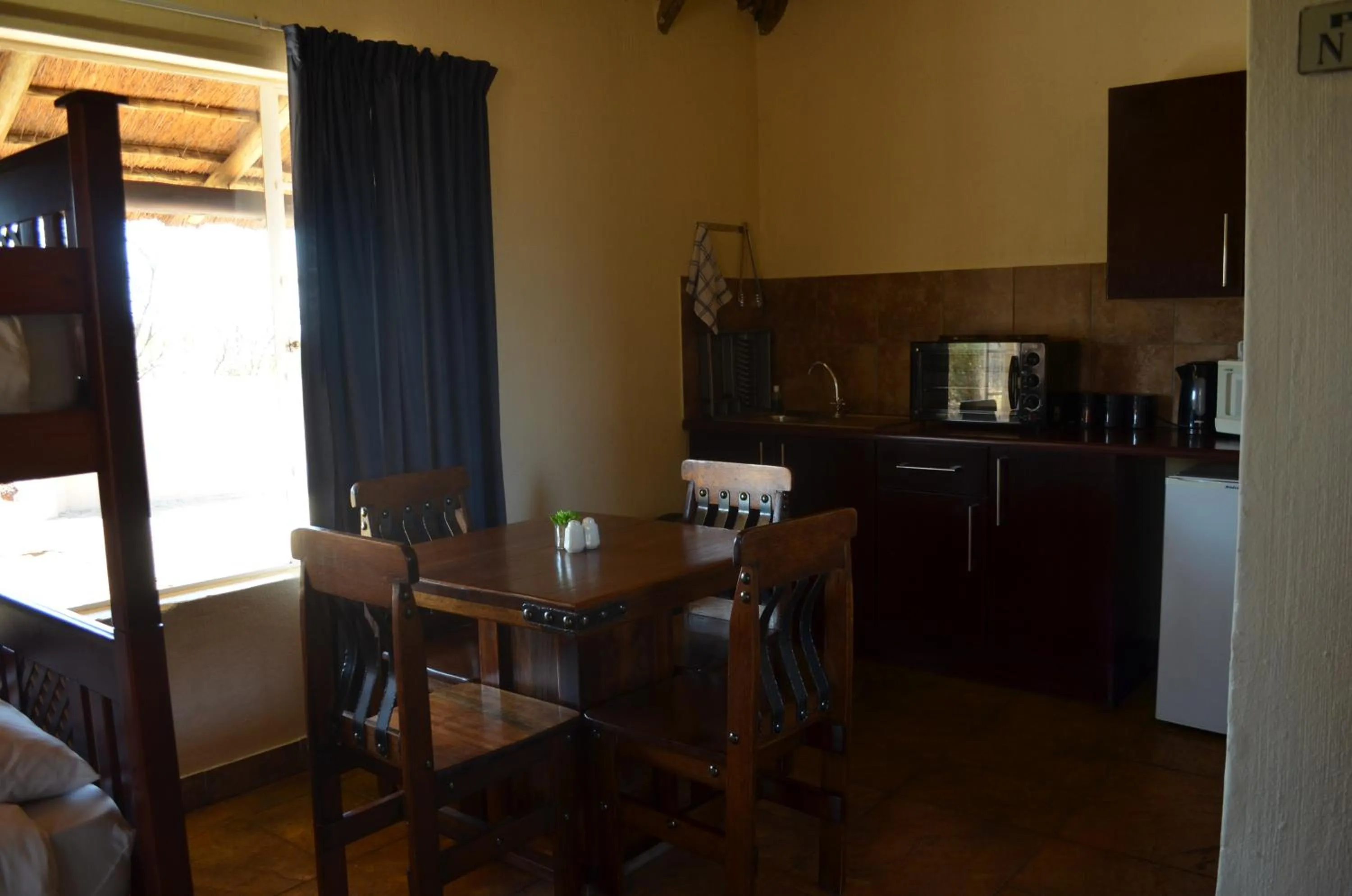 Kitchen or kitchenette in Tava Lingwe Game Lodge & Wedding Venue