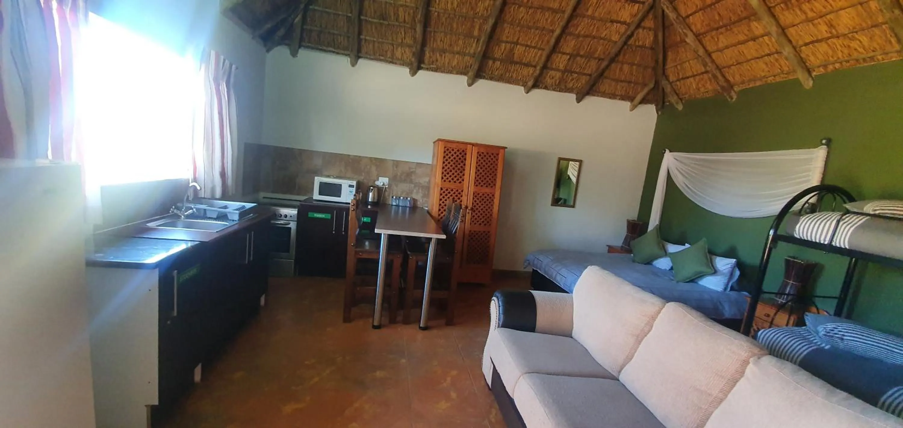 Kitchen or kitchenette in Tava Lingwe Game Lodge & Wedding Venue