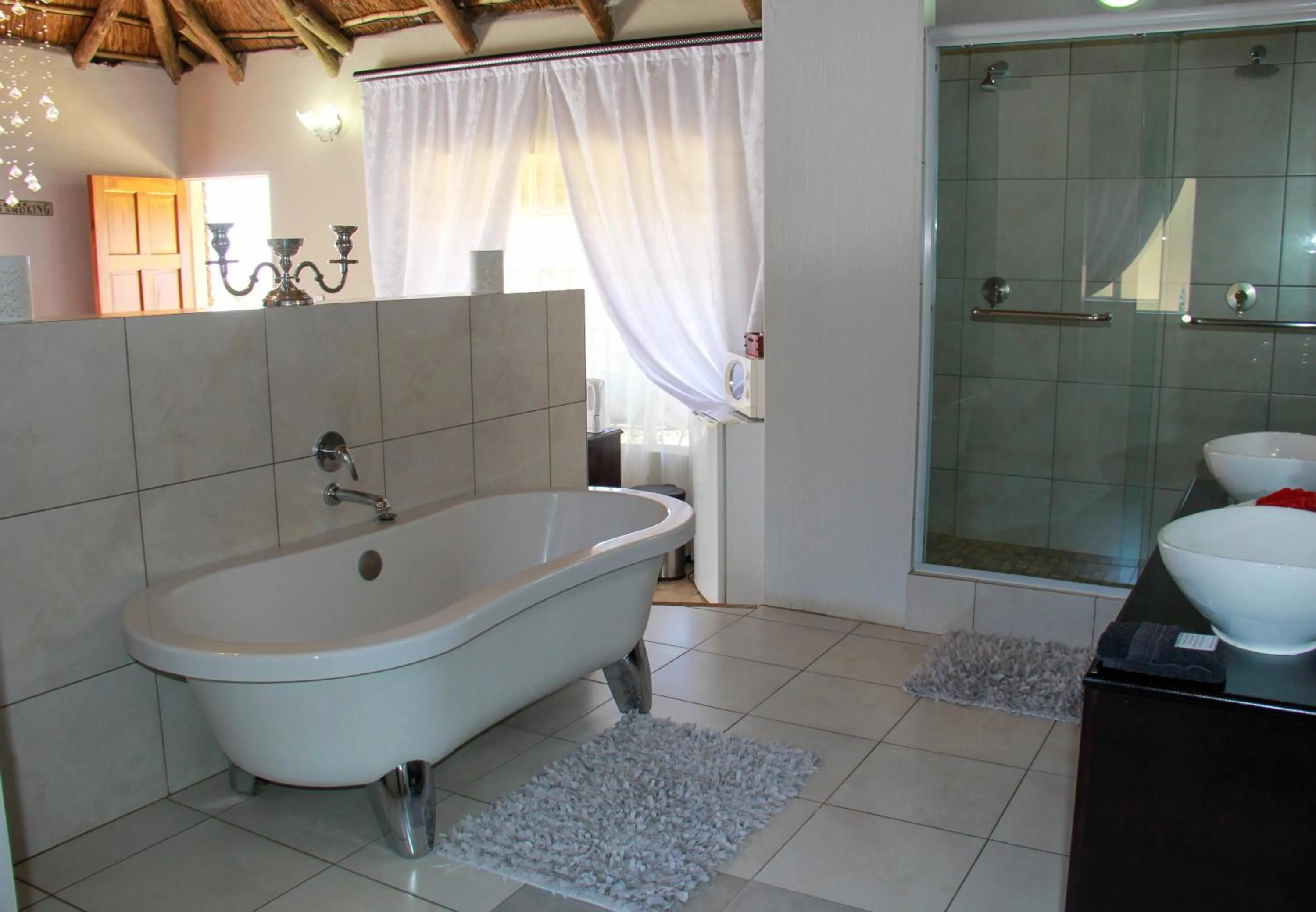 Bathroom in Tava Lingwe Game Lodge & Wedding Venue